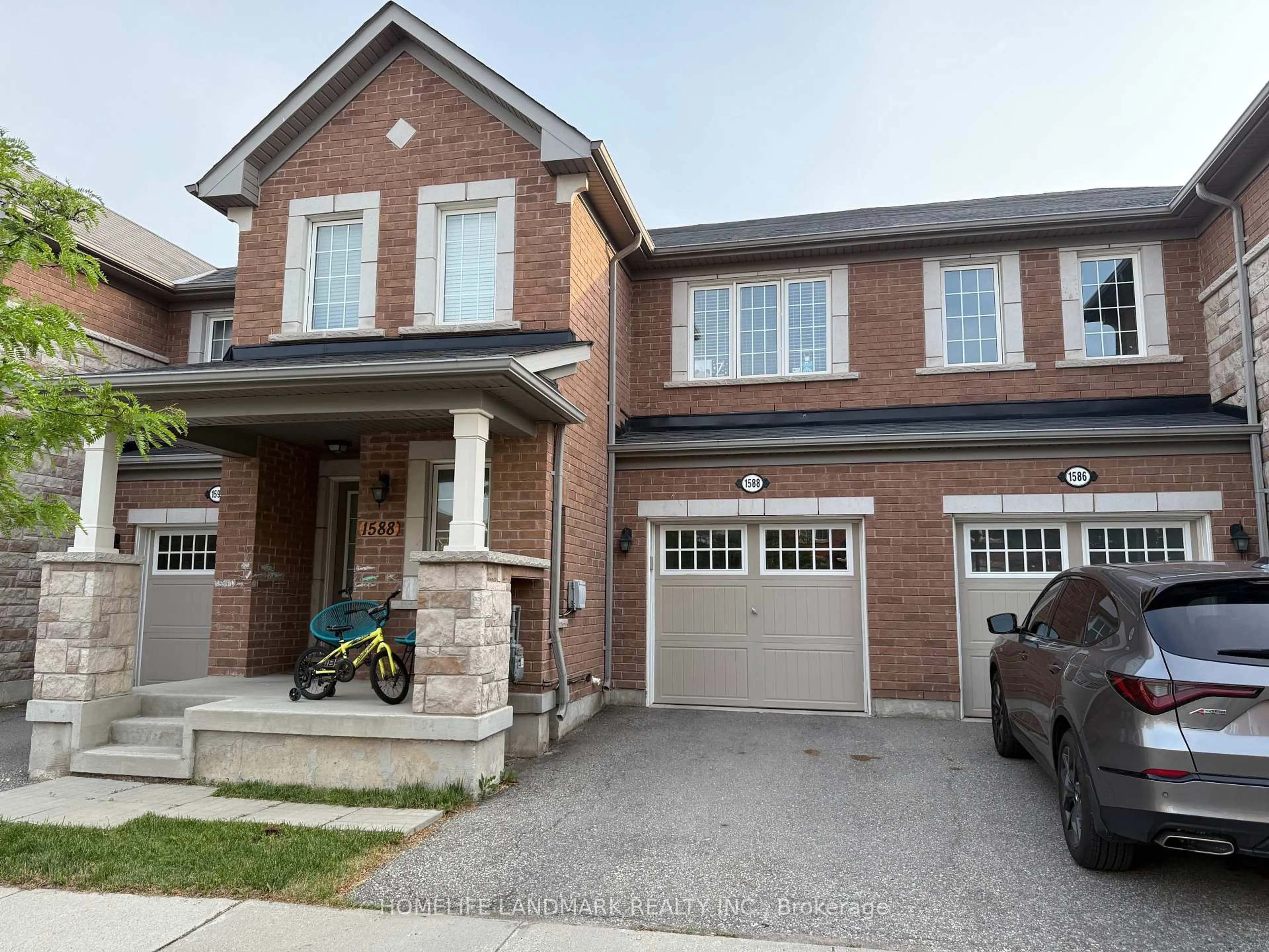 Home with brick exterior material, street for 1588 Gainer Cres, Milton Ontario L9T 8Y3
