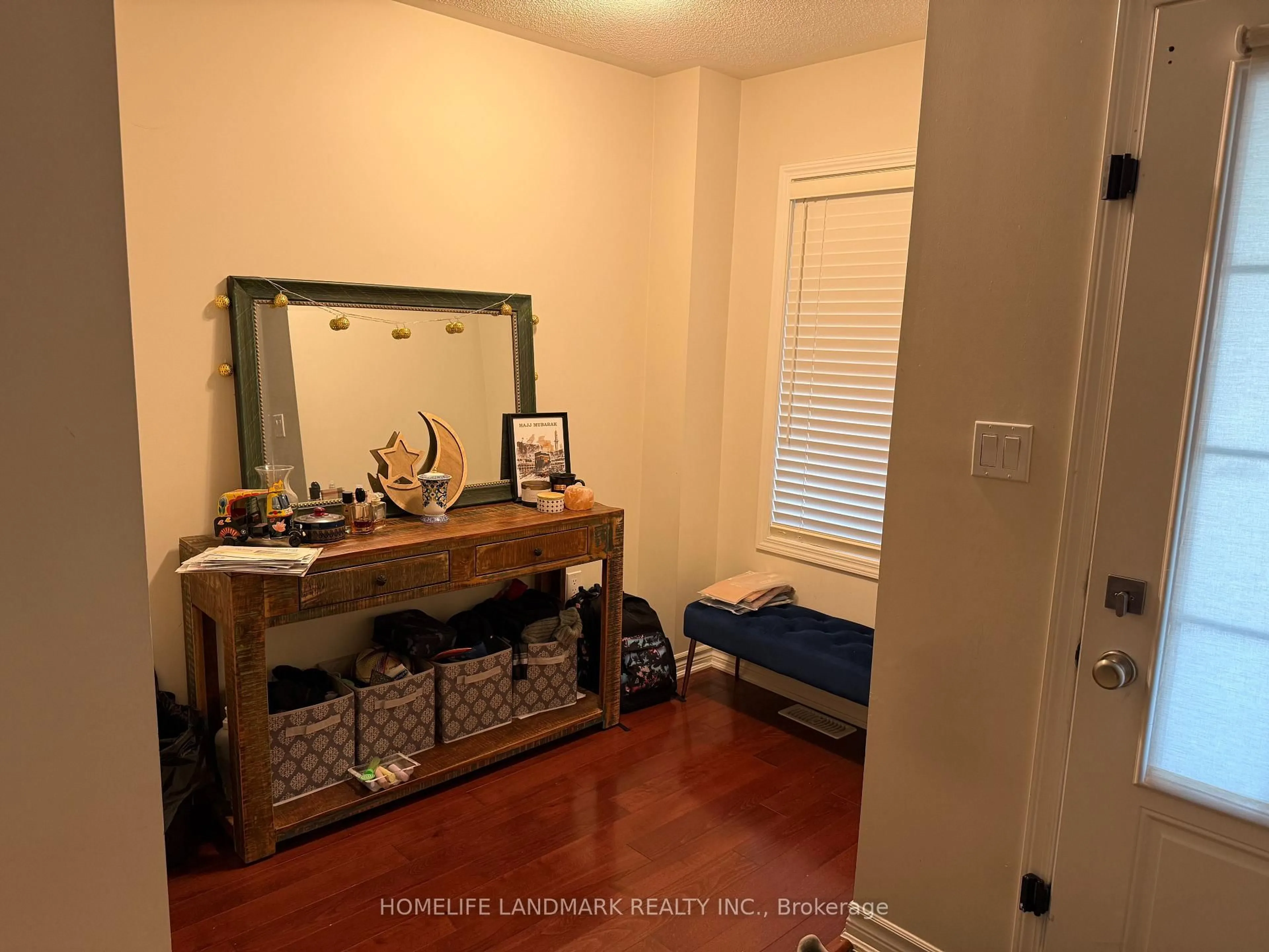 Unknown for 1588 Gainer Cres, Milton Ontario L9T 8Y3