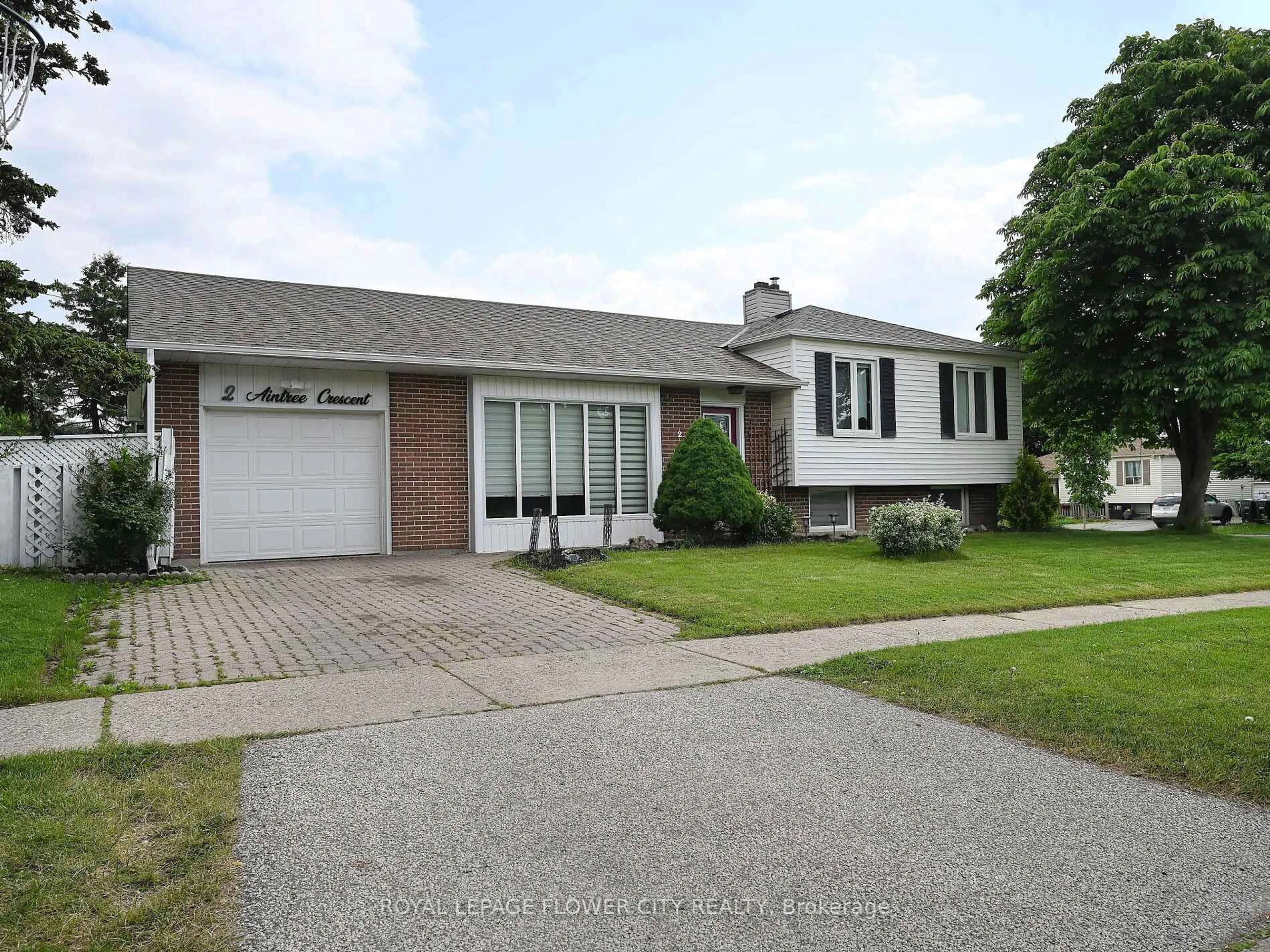 Home with vinyl exterior material, street for 2 Aintree Cres, Brampton Ontario L6T 2T1