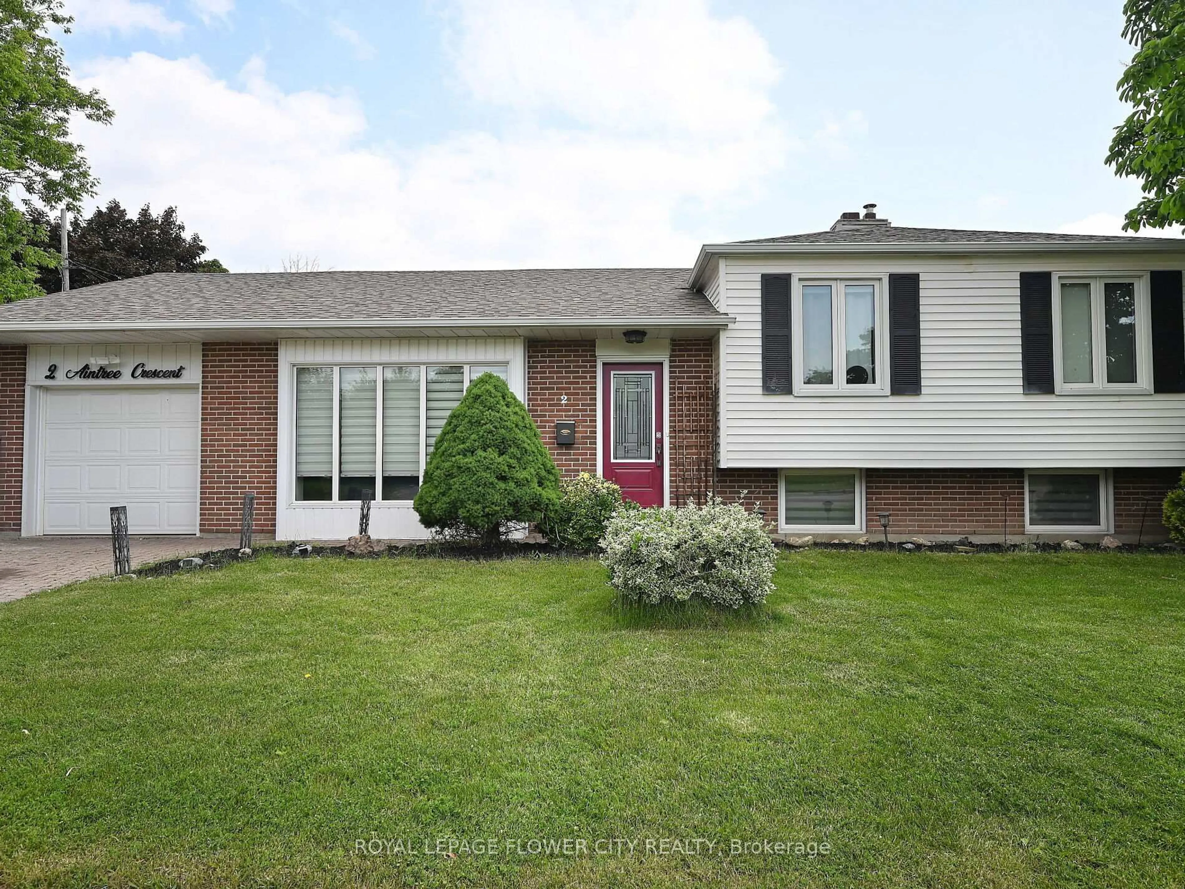 Home with vinyl exterior material, street for 2 Aintree Cres, Brampton Ontario L6T 2T1