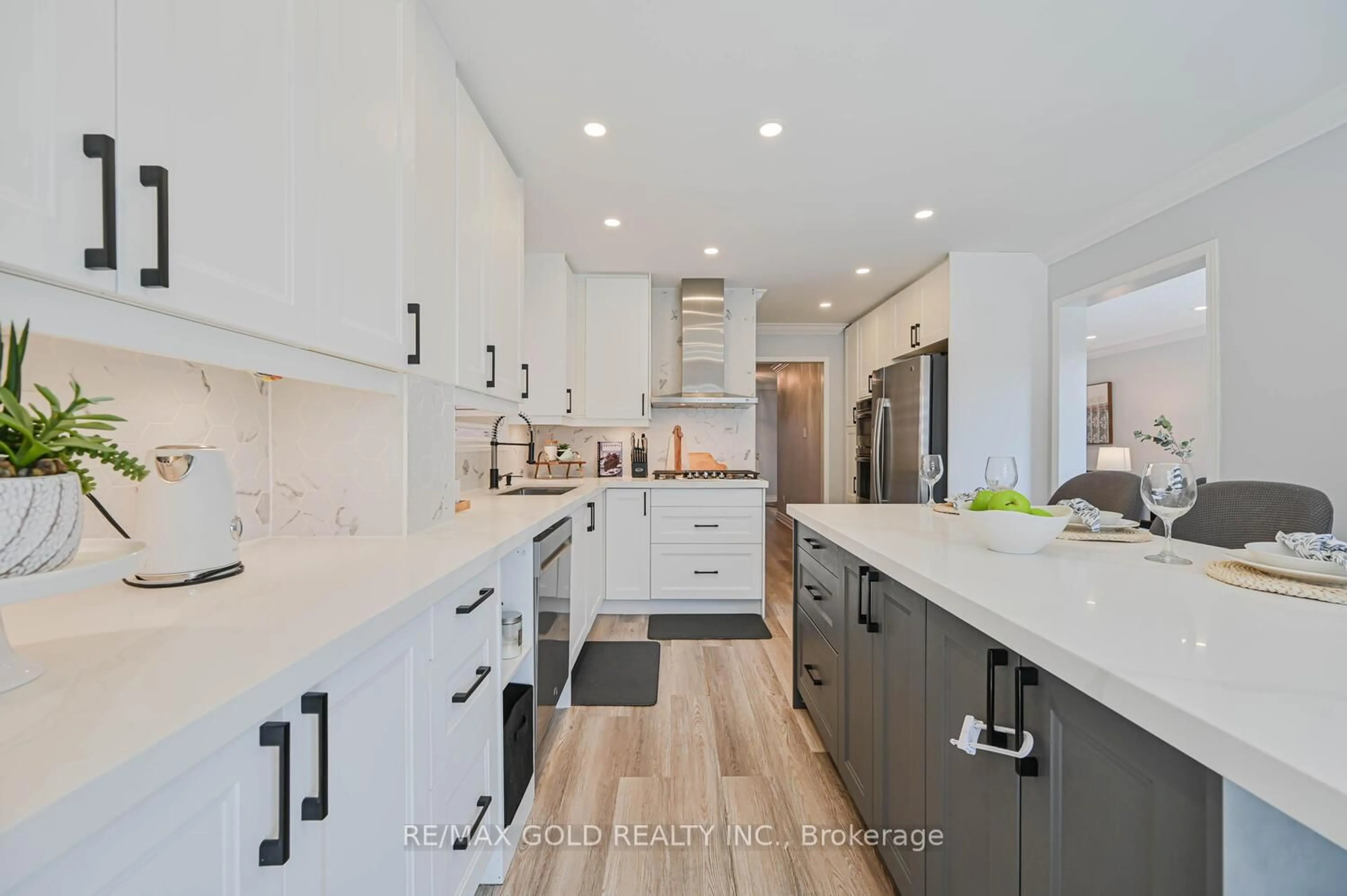 Contemporary kitchen, unknown for 59 Horned Owl Dr, Brampton Ontario L6R 1C4