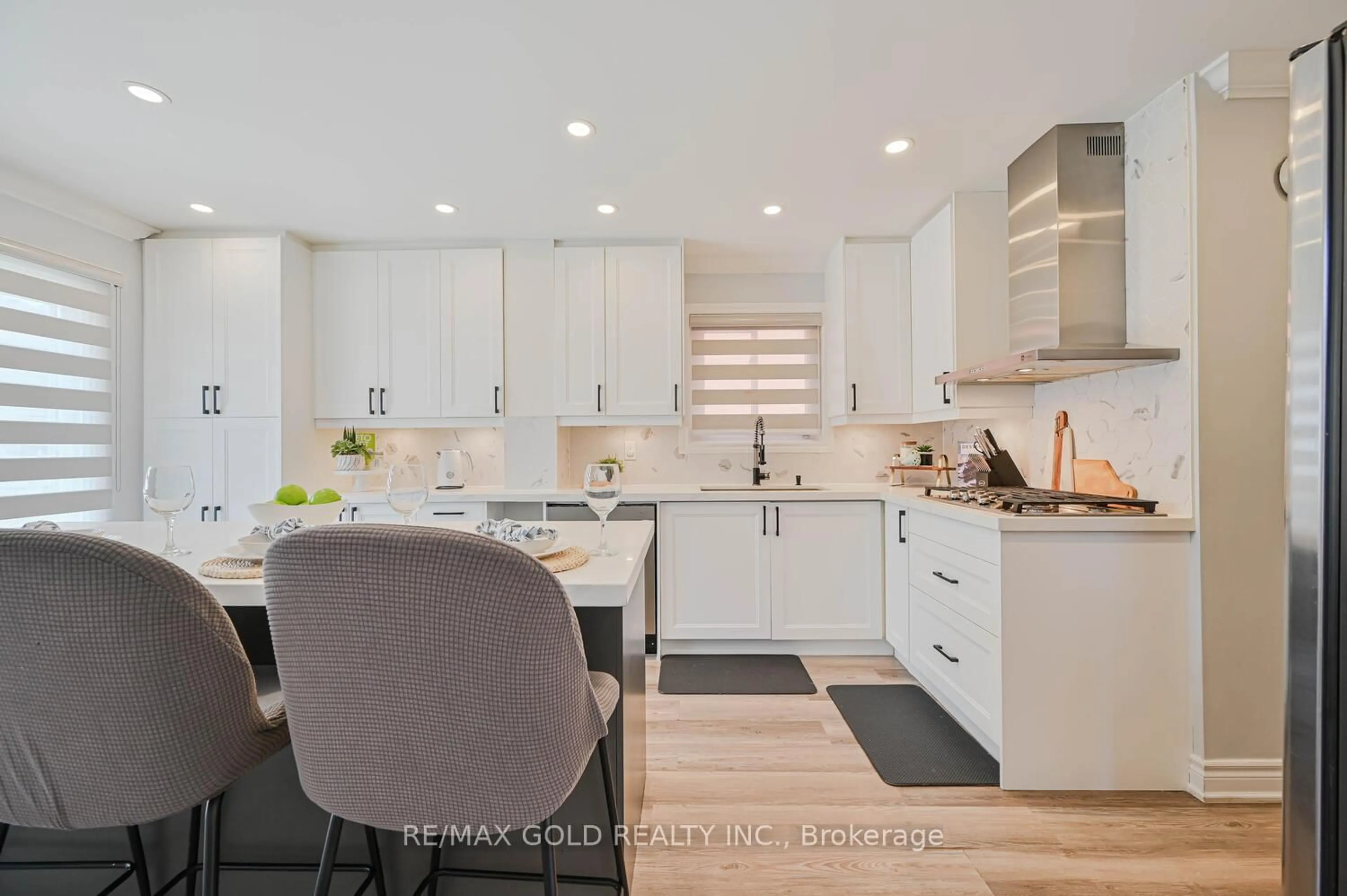 Contemporary kitchen, unknown for 59 Horned Owl Dr, Brampton Ontario L6R 1C4
