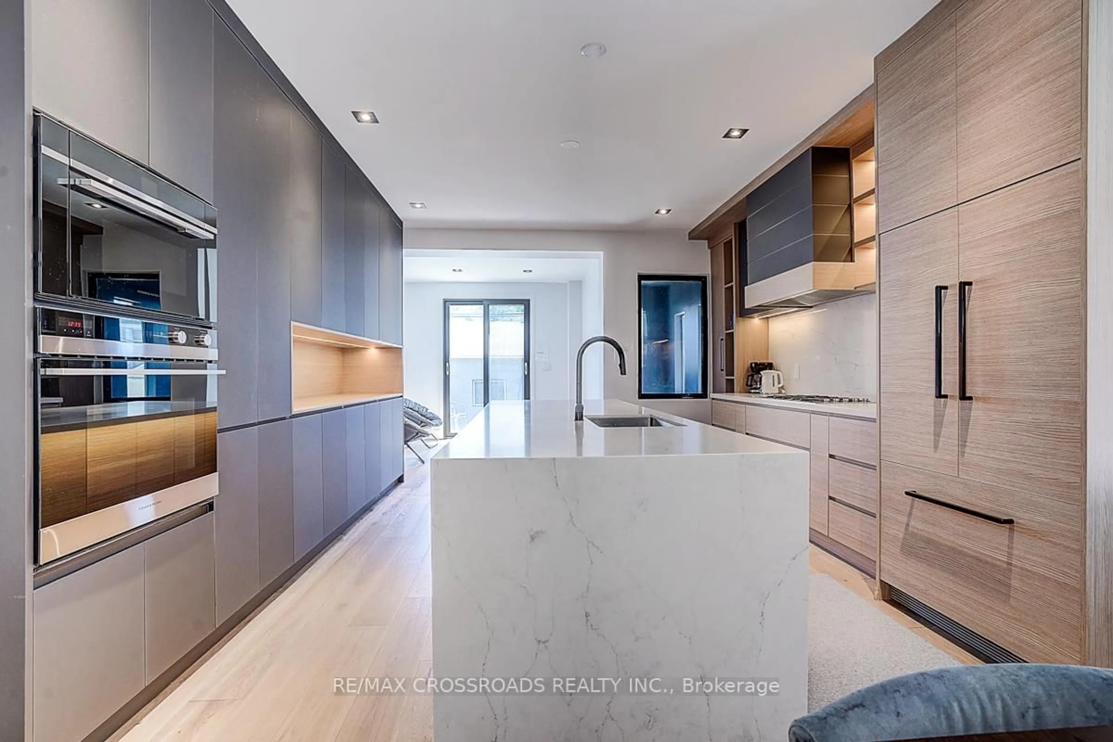 Contemporary kitchen, ceramic/tile floor for 133 Yarmouth Rd, Toronto Ontario M6G 1X3