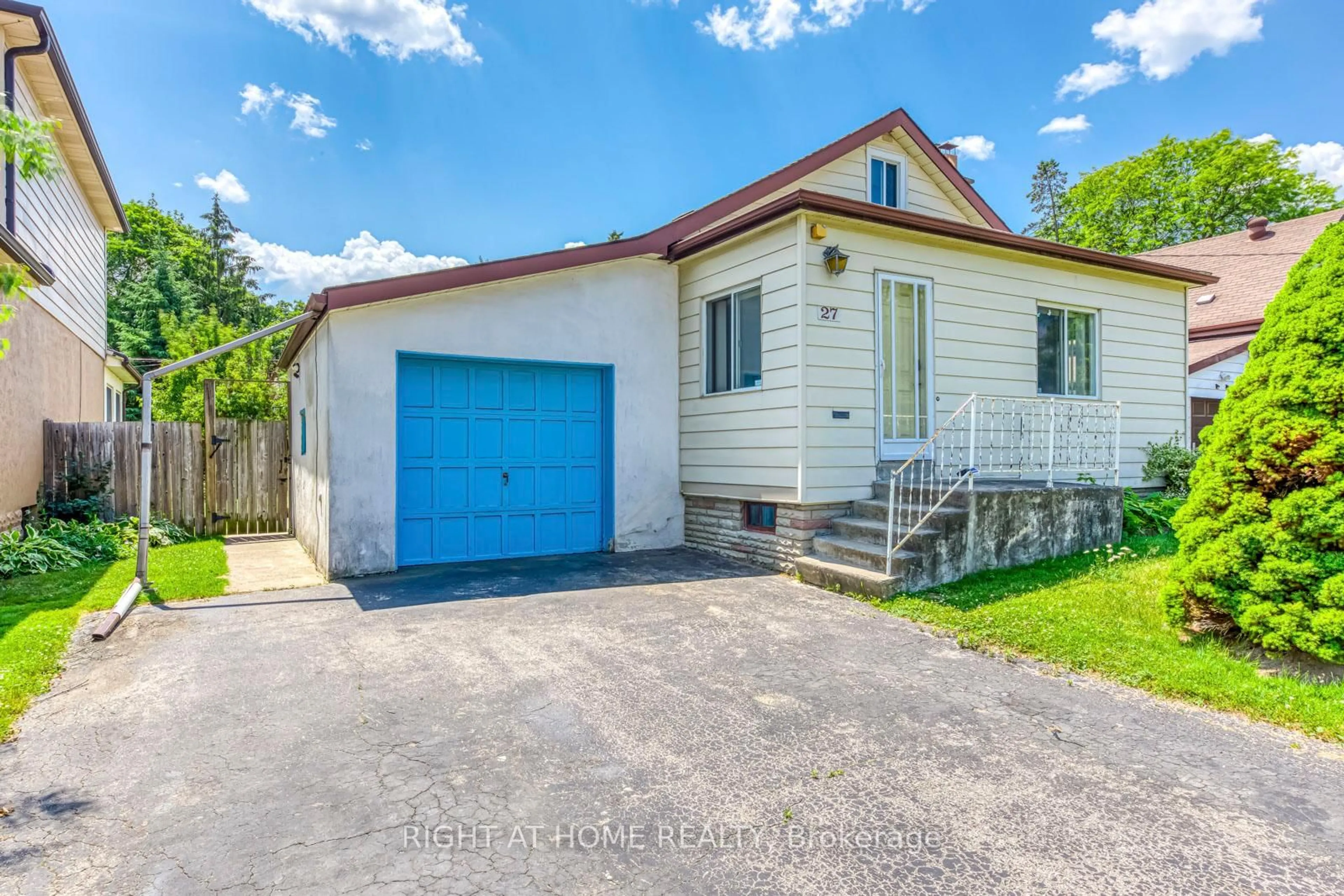 A pic from outside/outdoor area/front of a property/back of a property/a pic from drone, street for 27 Barker Ave, Toronto Ontario M9V 1E6