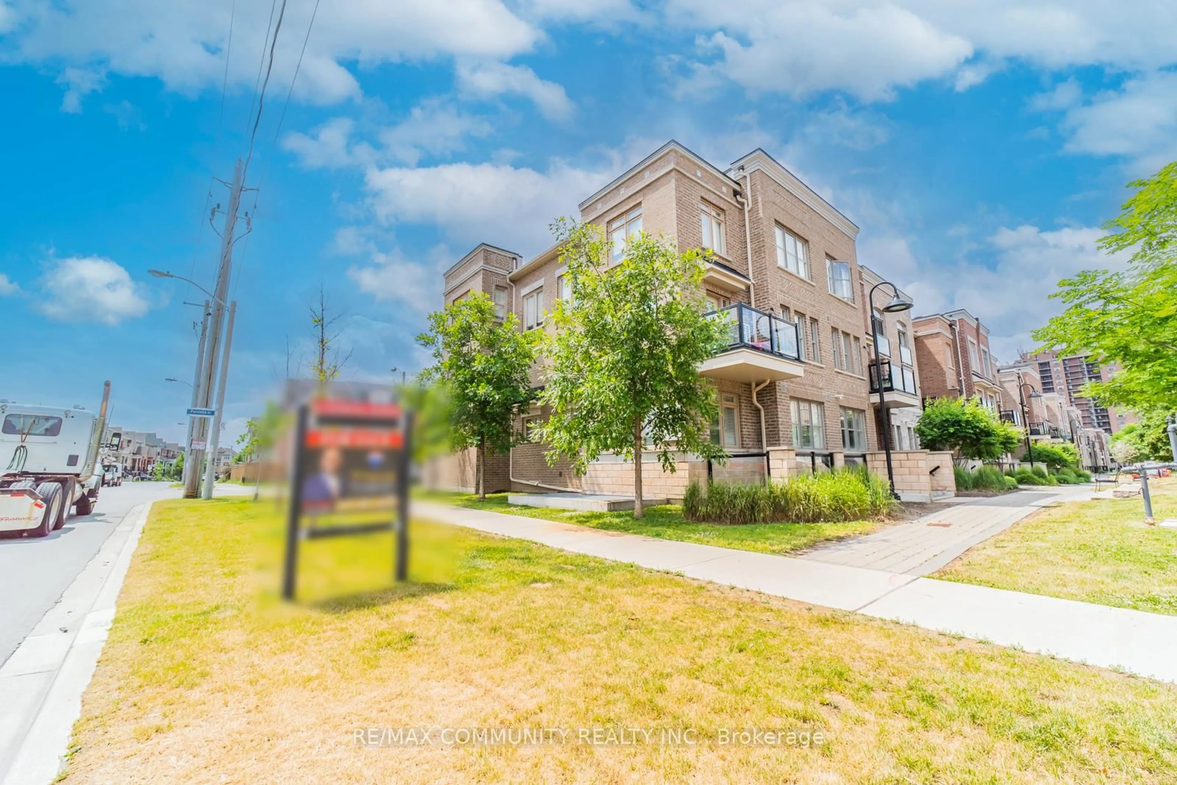 Unknown for 100 Parrotta Dr #79, Toronto Ontario M9M 0B5