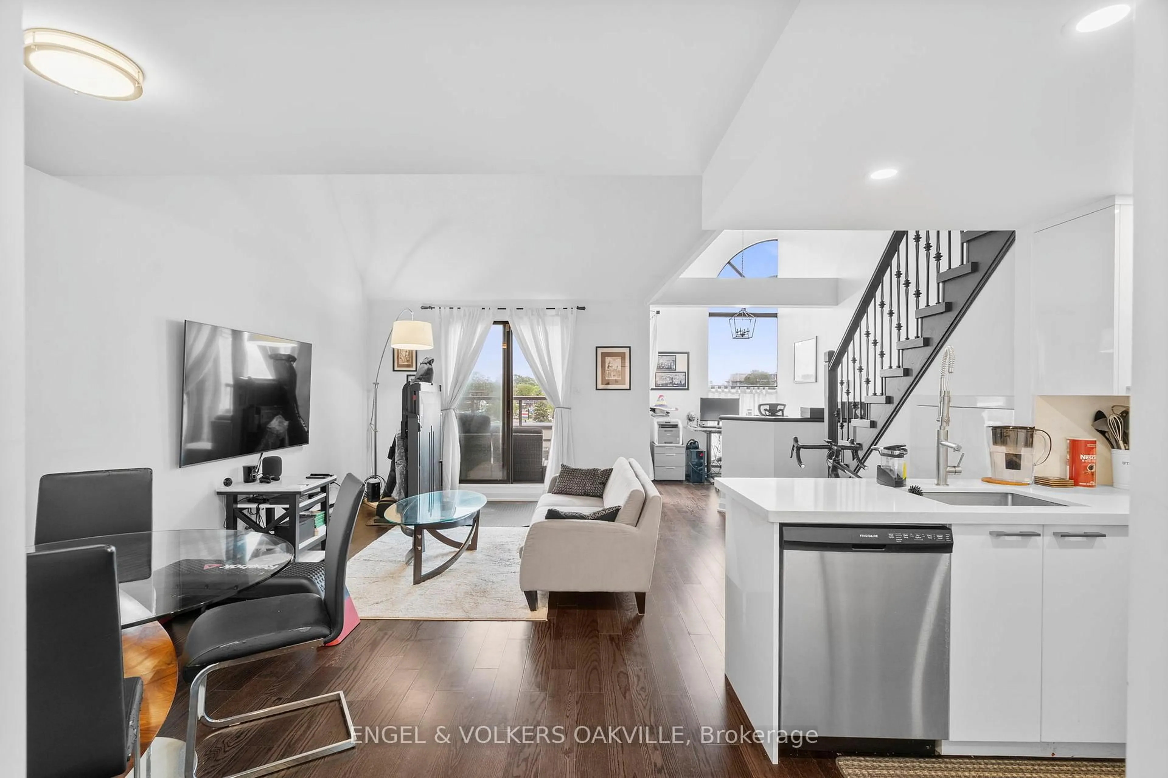 Open concept kitchen, unknown for 100 Bronte Rd #416, Oakville Ontario L6L 6L5