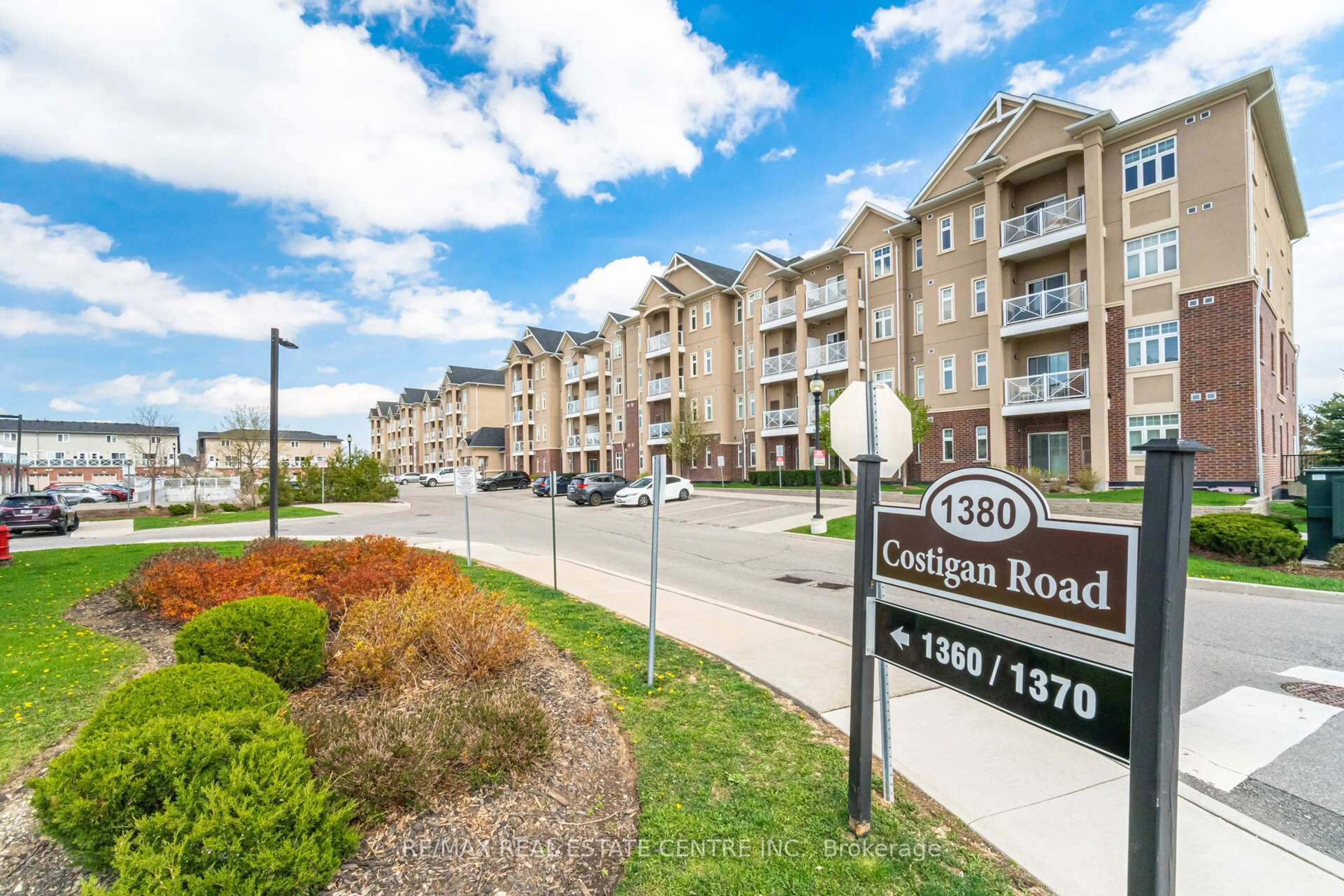 A pic from outside/outdoor area/front of a property/back of a property/a pic from drone, street for 1370 Costigan Rd #101, Milton Ontario L9T 0Y8