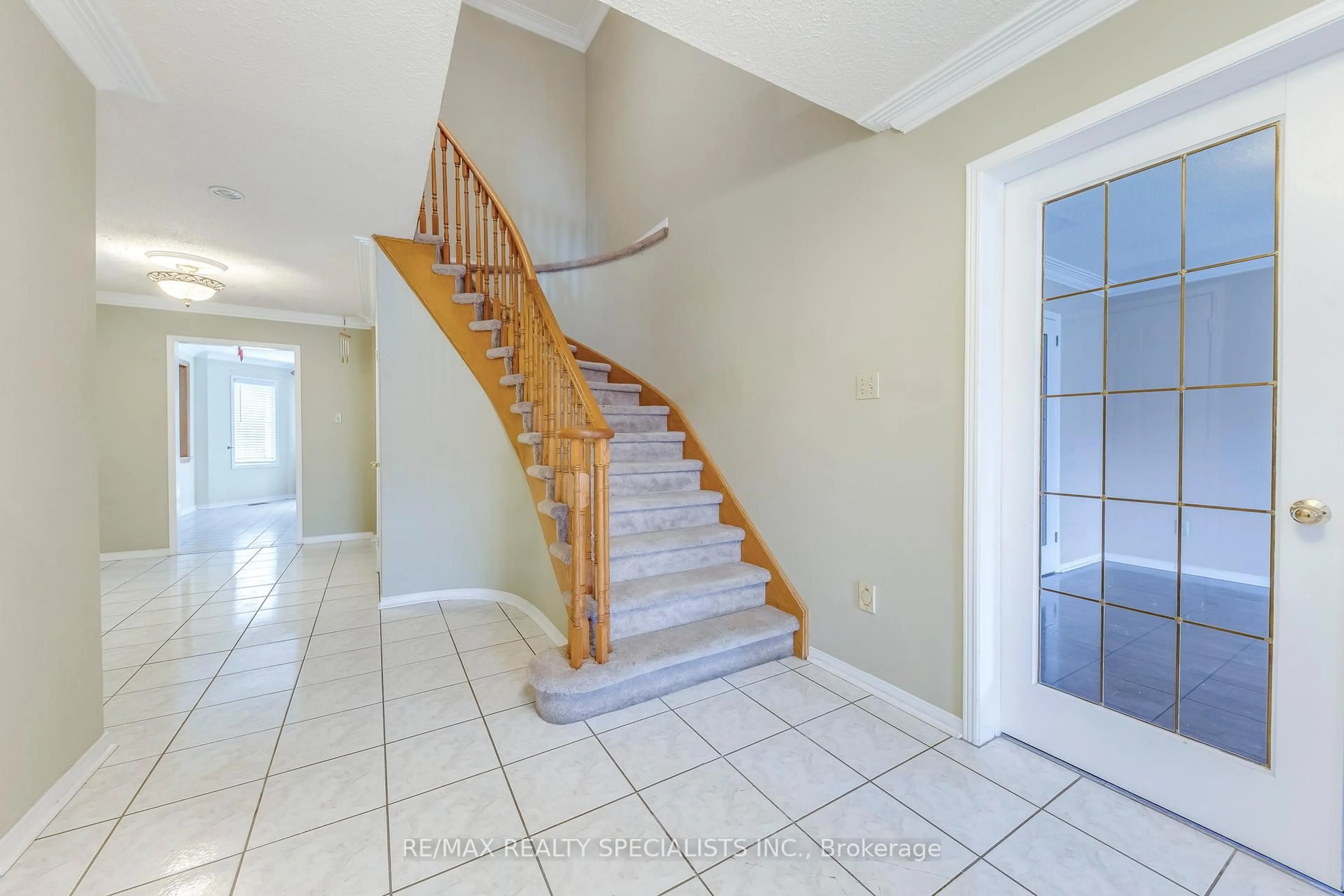 Unknown for 102 Sunforest Dr, Brampton Ontario L6Z 4B2