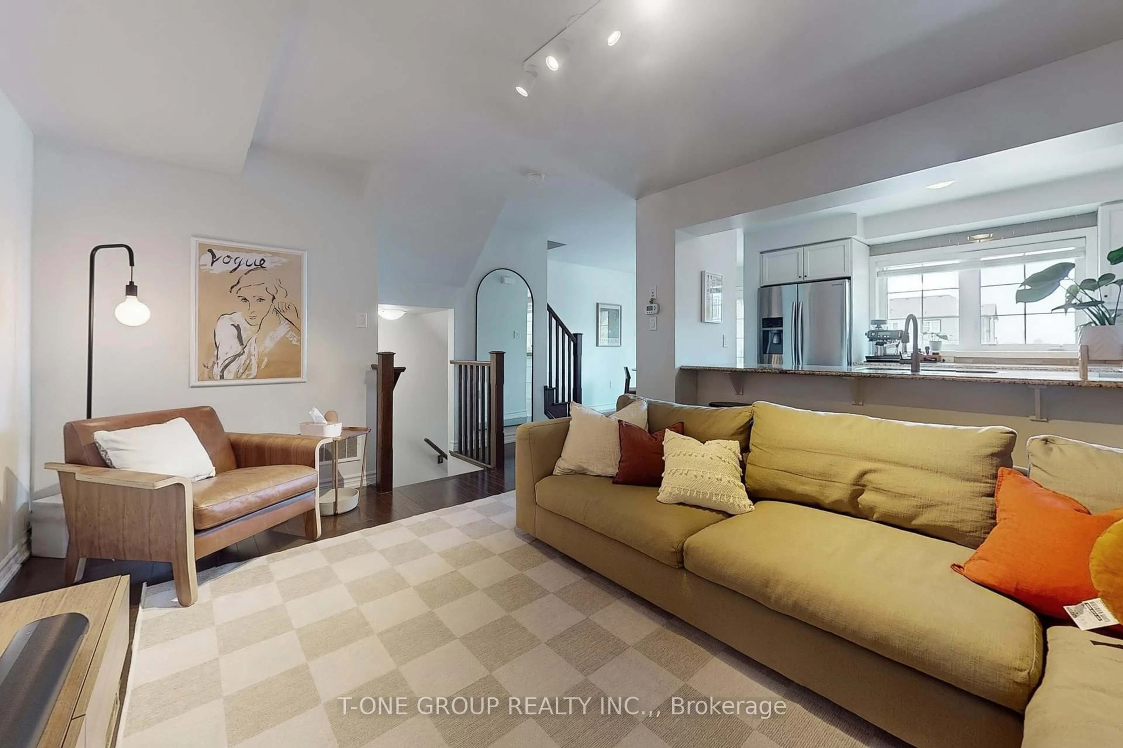 Living room with furniture, unknown for 301 ELLEN DAVIDSON Dr, Oakville Ontario L6M 0V5