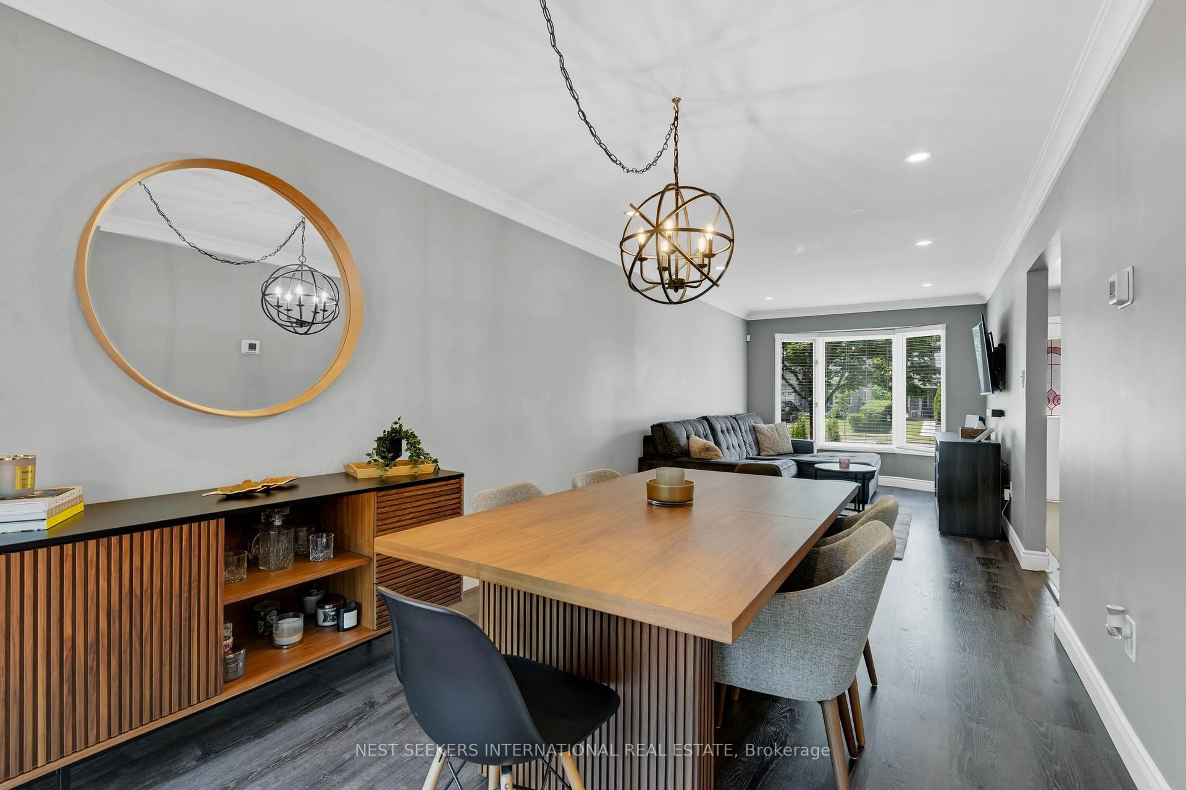Dining room, wood/laminate floor for 1484 Reynolds Ave, Burlington Ontario L7M 3C1