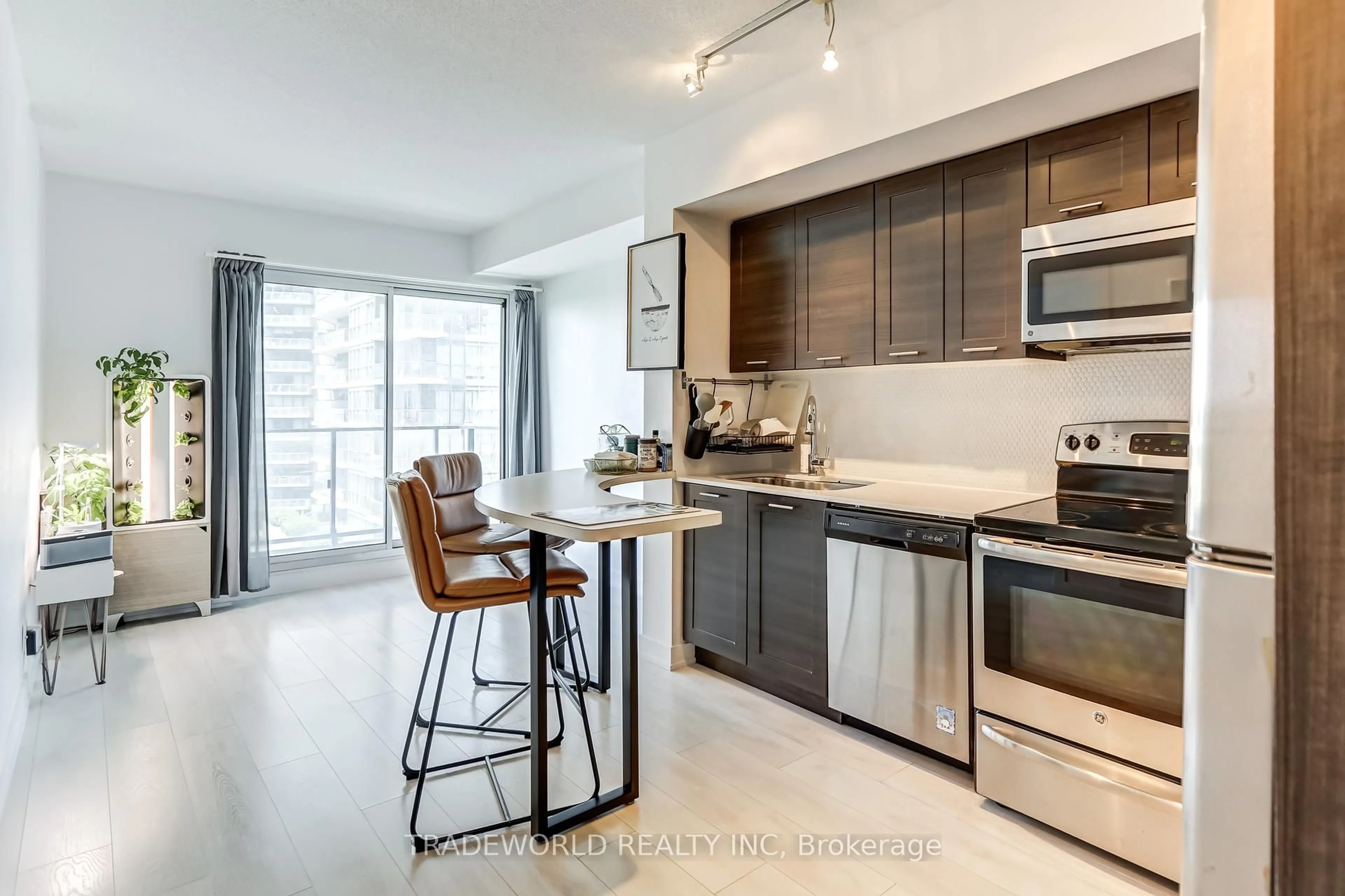 Open concept kitchen, unknown for 2220 Lakeshore Blvd #1203, Toronto Ontario M8V 0C1