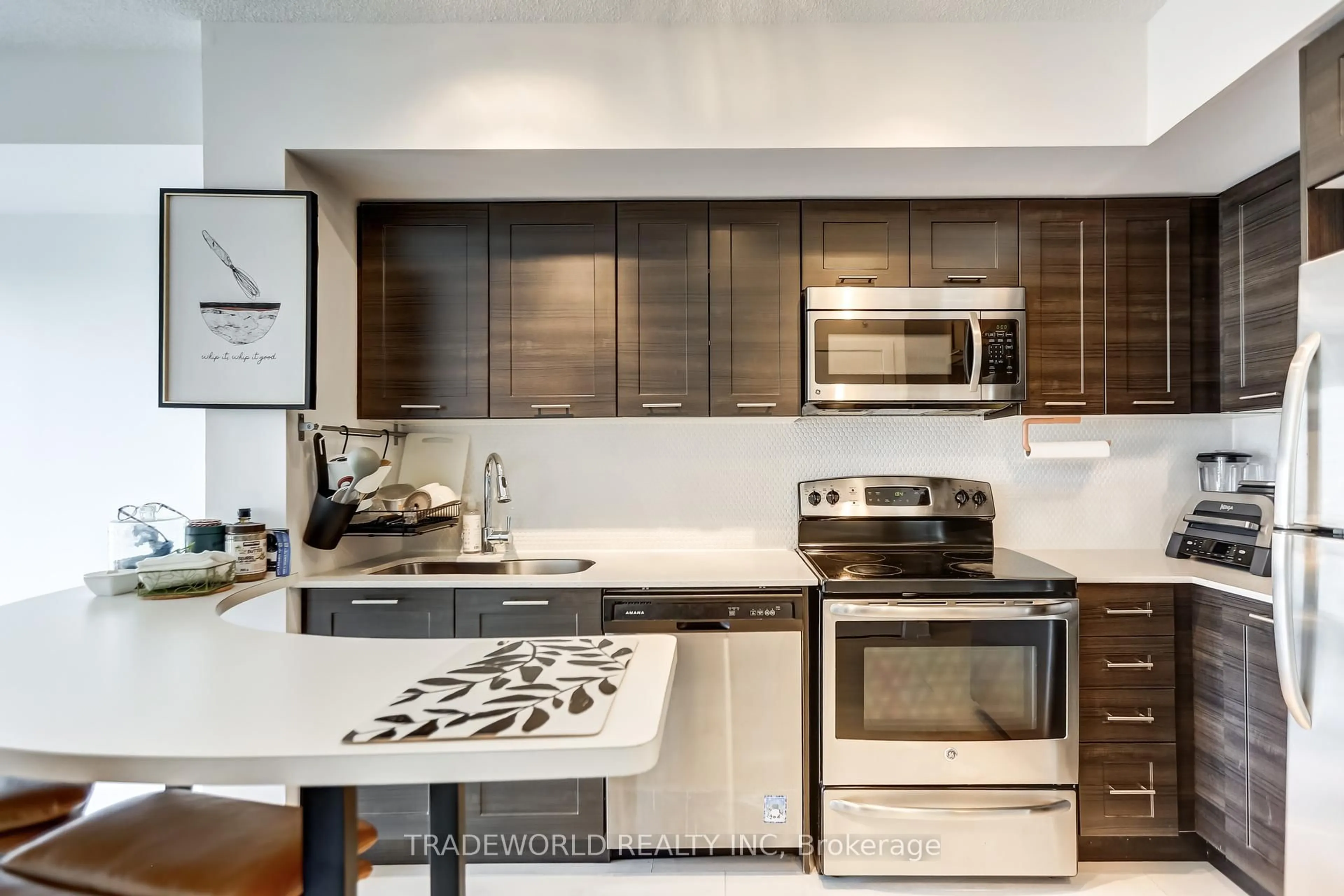 Unknown for 2220 Lakeshore Blvd #1203, Toronto Ontario M8V 0C1