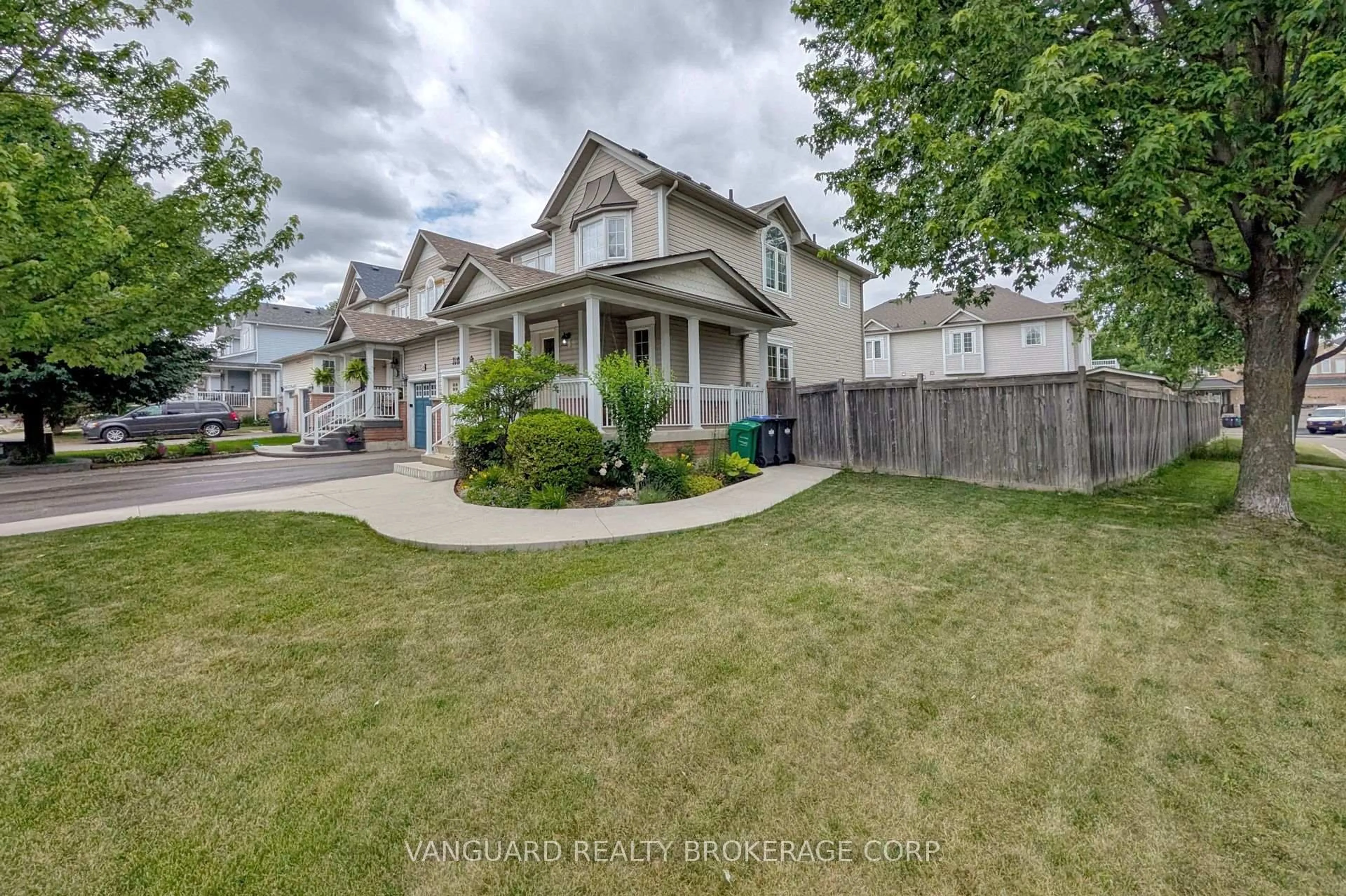 A pic from outside/outdoor area/front of a property/back of a property/a pic from drone, street for 38 Stable Gate, Brampton Ontario L7A 1R5