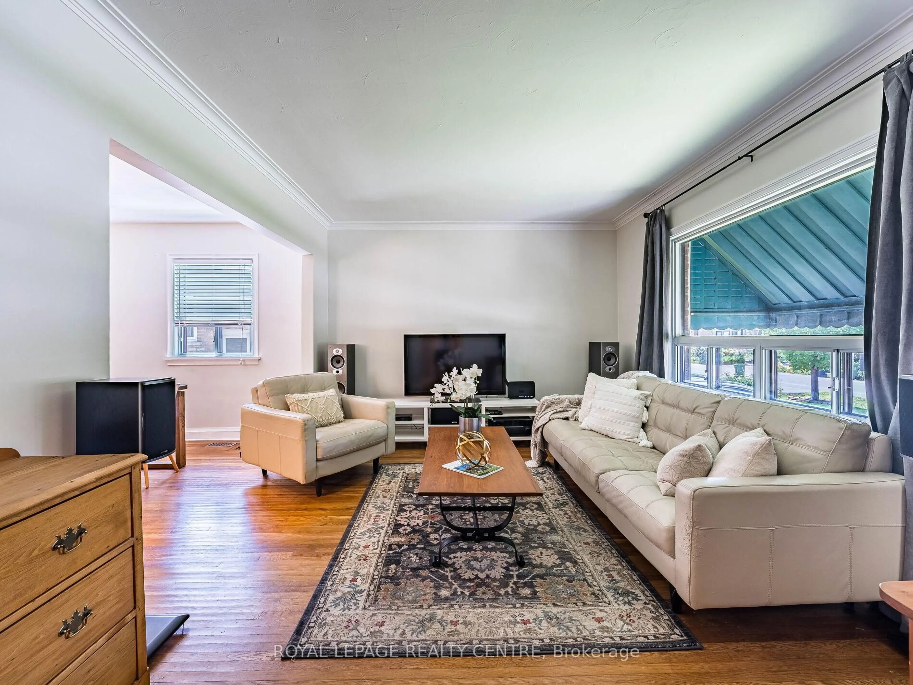 Living room with furniture, unknown for 59 Stock Ave, Toronto Ontario M8Z 5C5