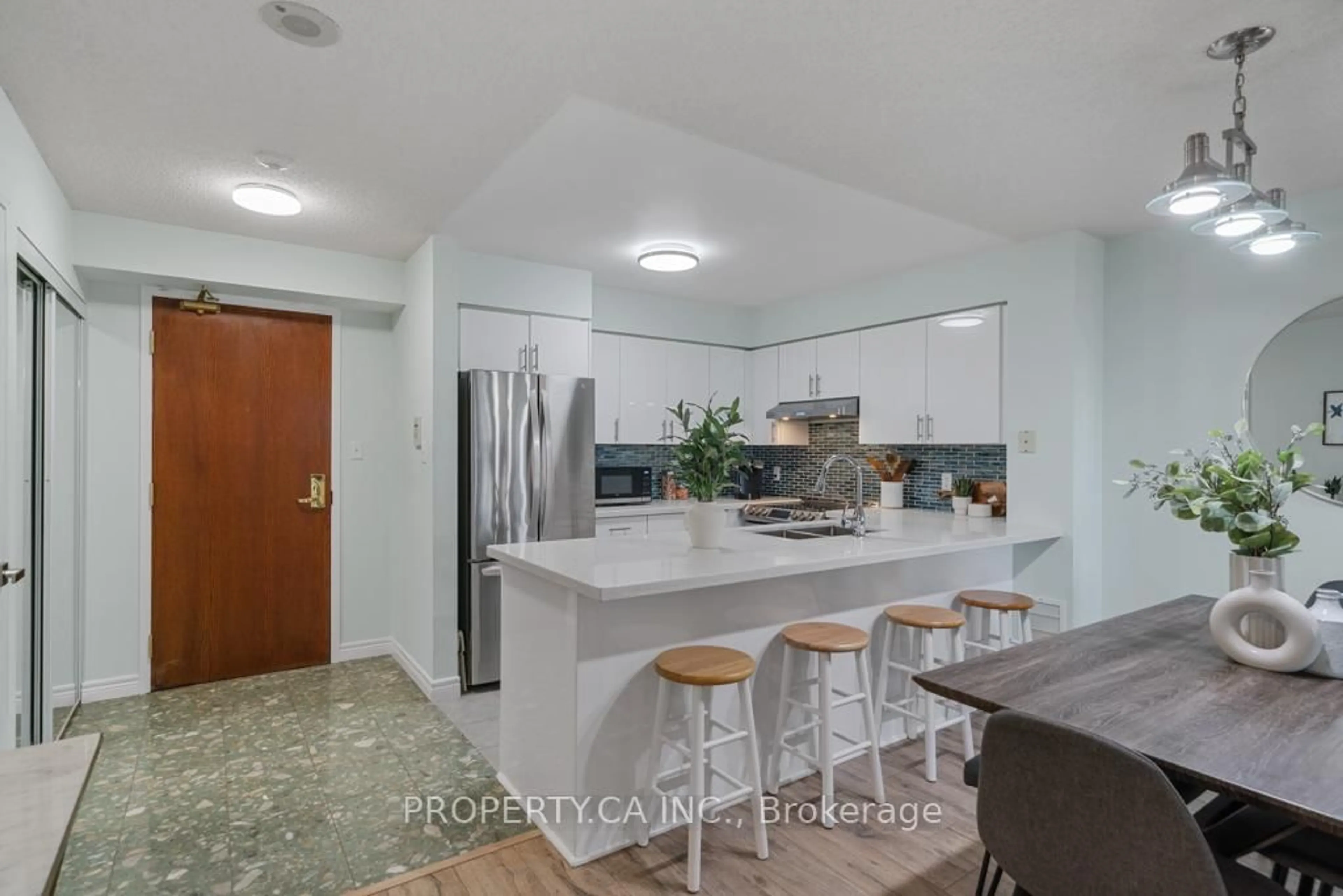 Open concept kitchen, unknown for 156 Enfield Pl #2002, Mississauga Ontario L5B 4L8