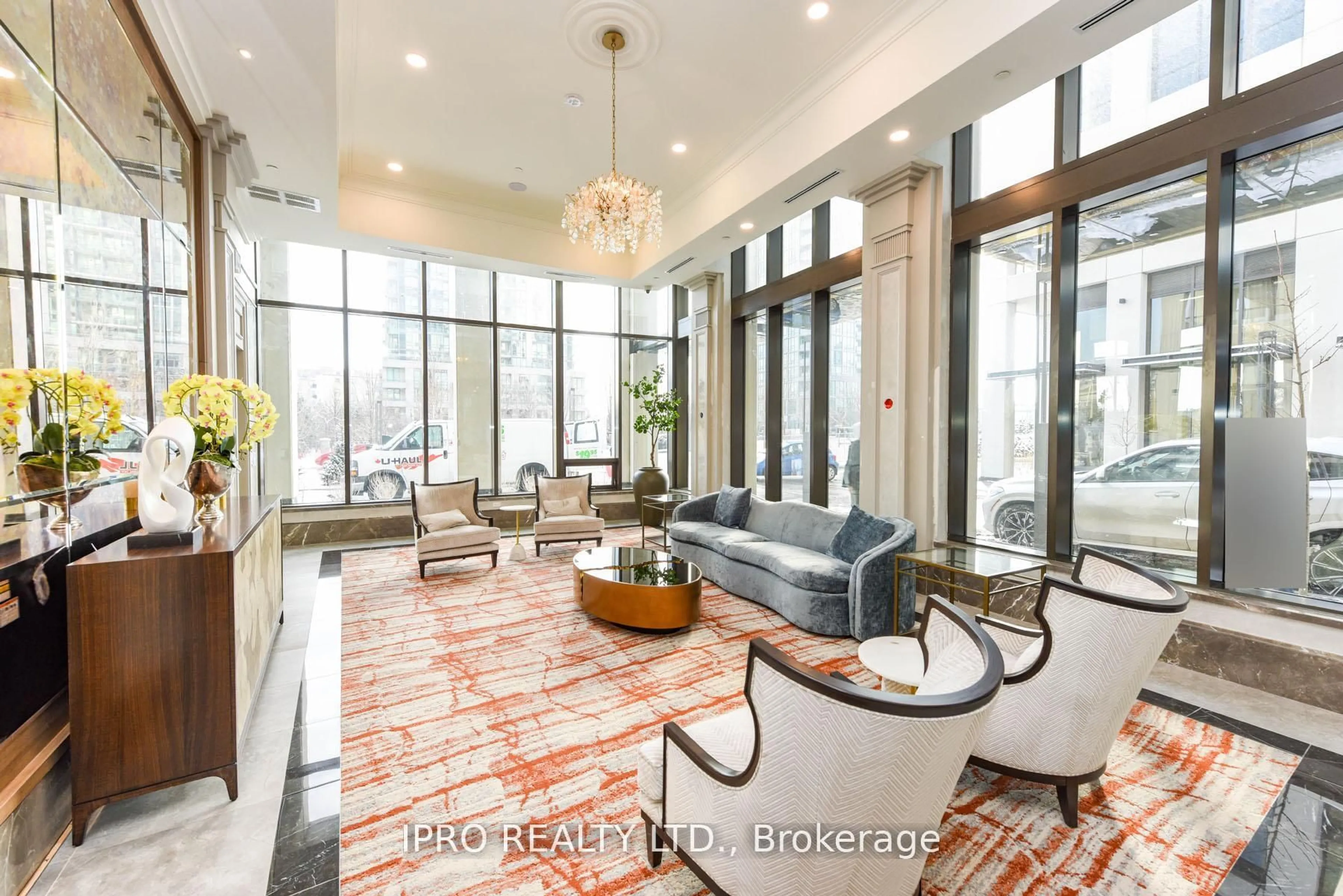 Indoor foyer for 30 Elm Dr #3504, Mississauga Ontario L5B 0N6