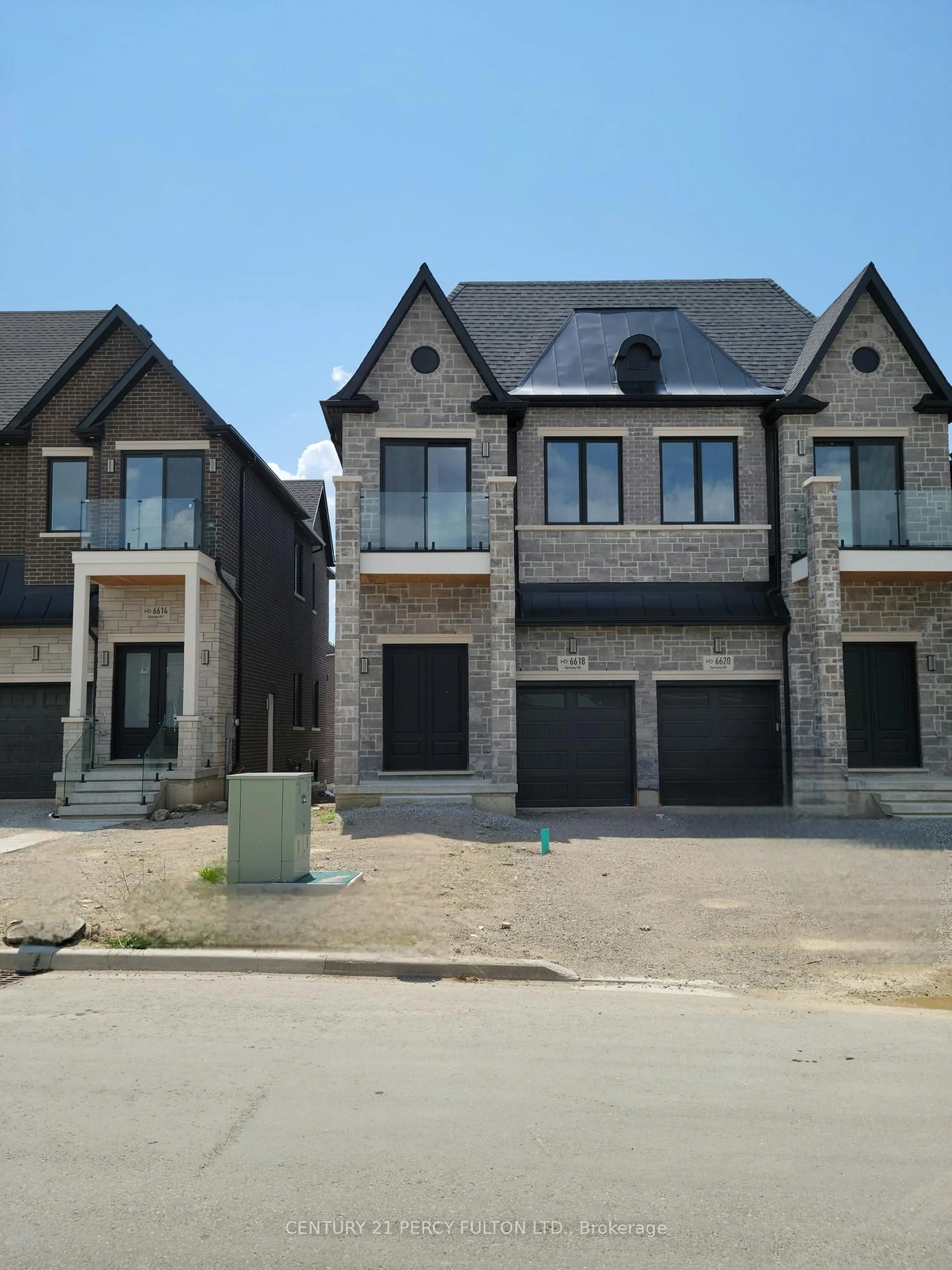 Home with brick exterior material, street for 6618 Harmony Hill, Mississauga Ontario L5W 1S5