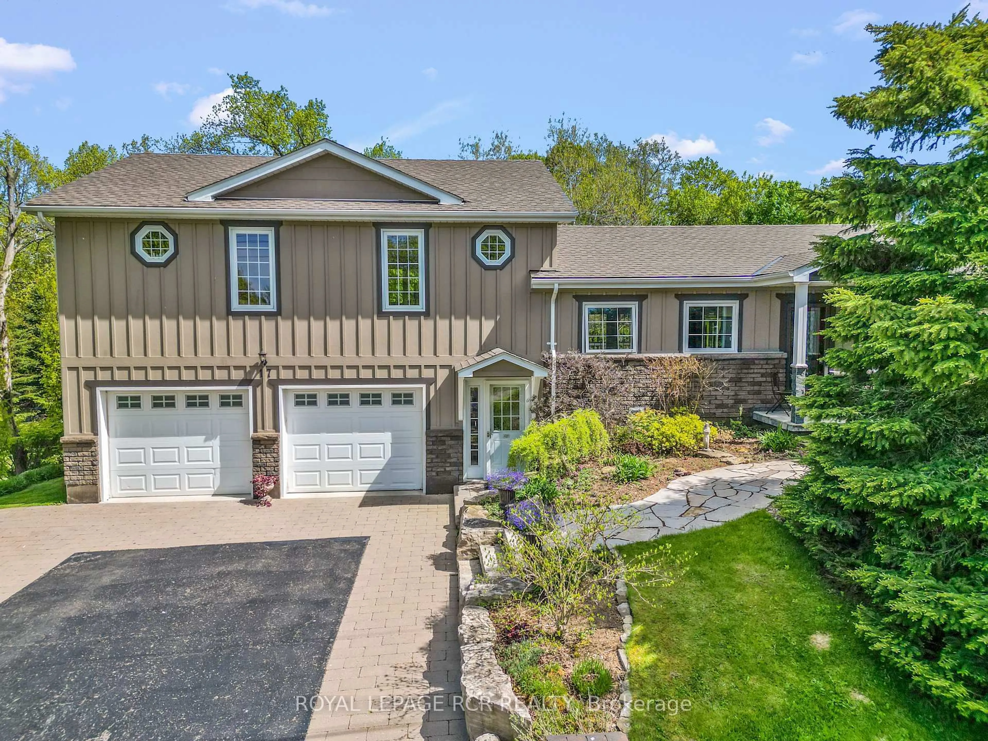 Home with vinyl exterior material, unknown for 17 King St, Caledon Ontario L7K 0C5