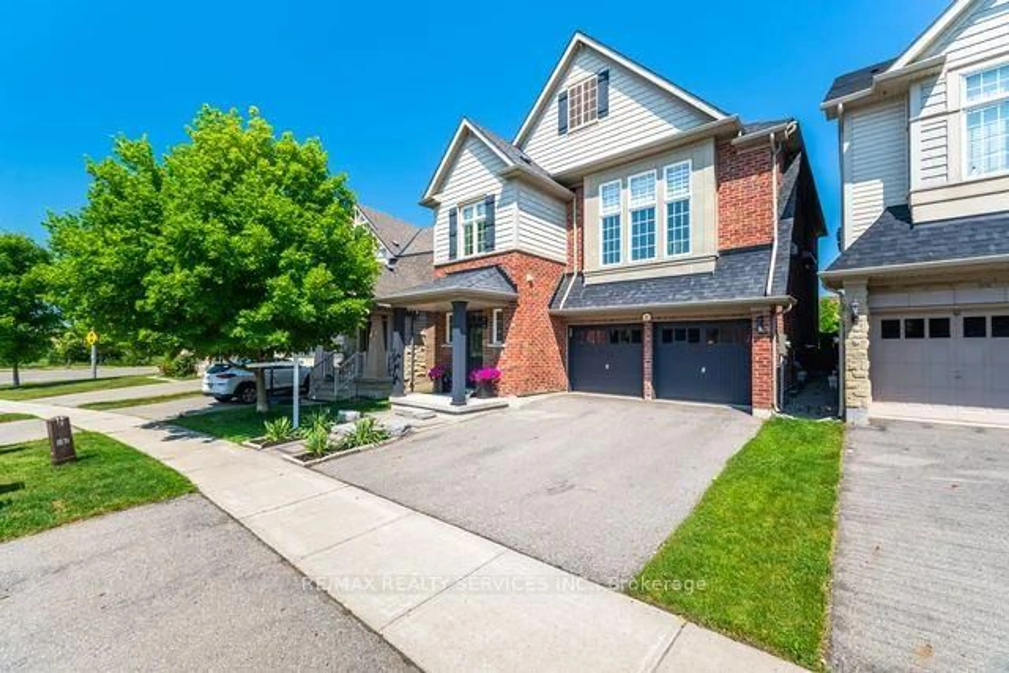 Home with brick exterior material, street for 6 Kearny Ave, Caledon Ontario L7C 3N9