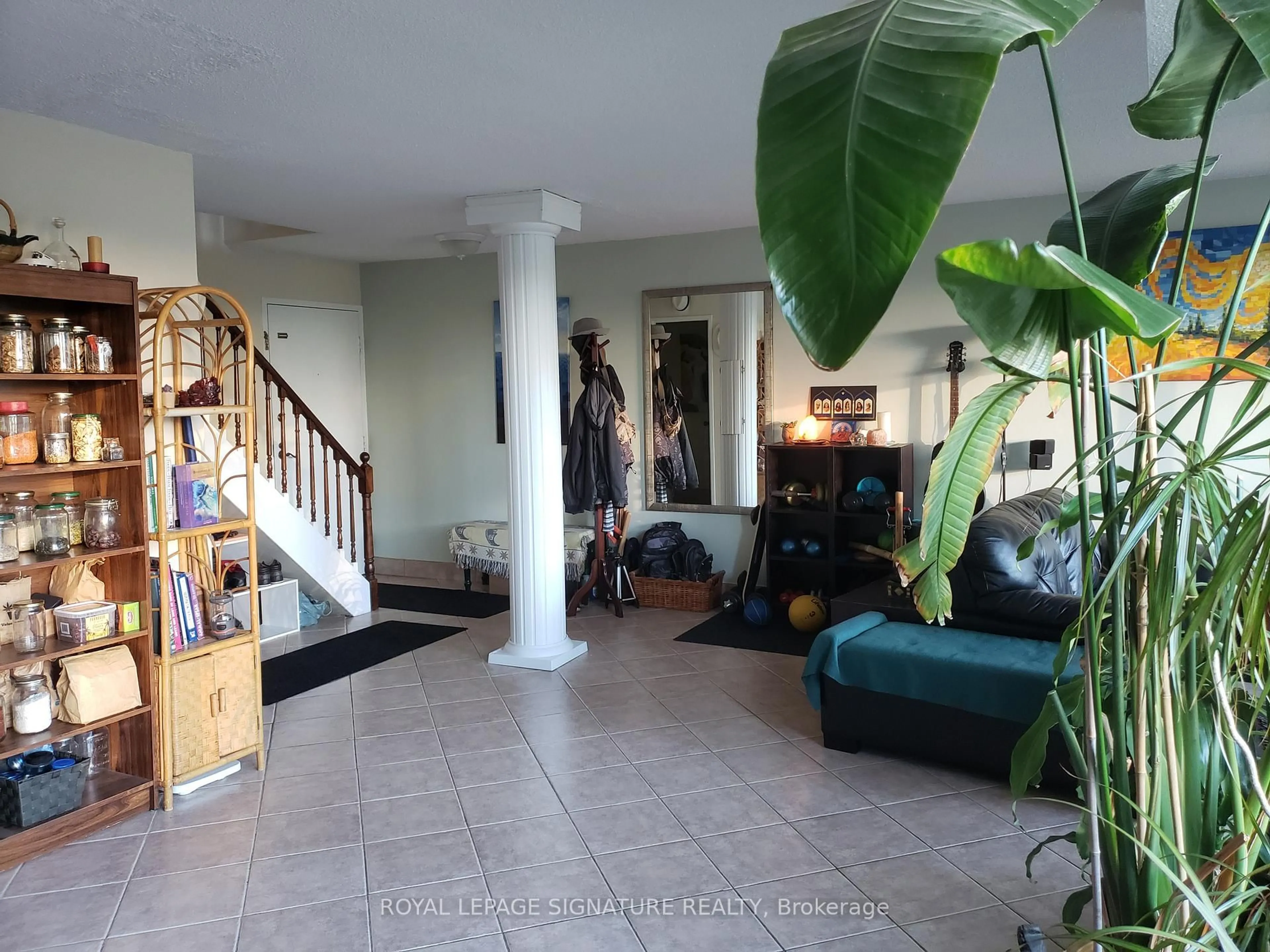 Lobby for 1300 Marlborough Crt #314, Oakville Ontario L6H 2S2