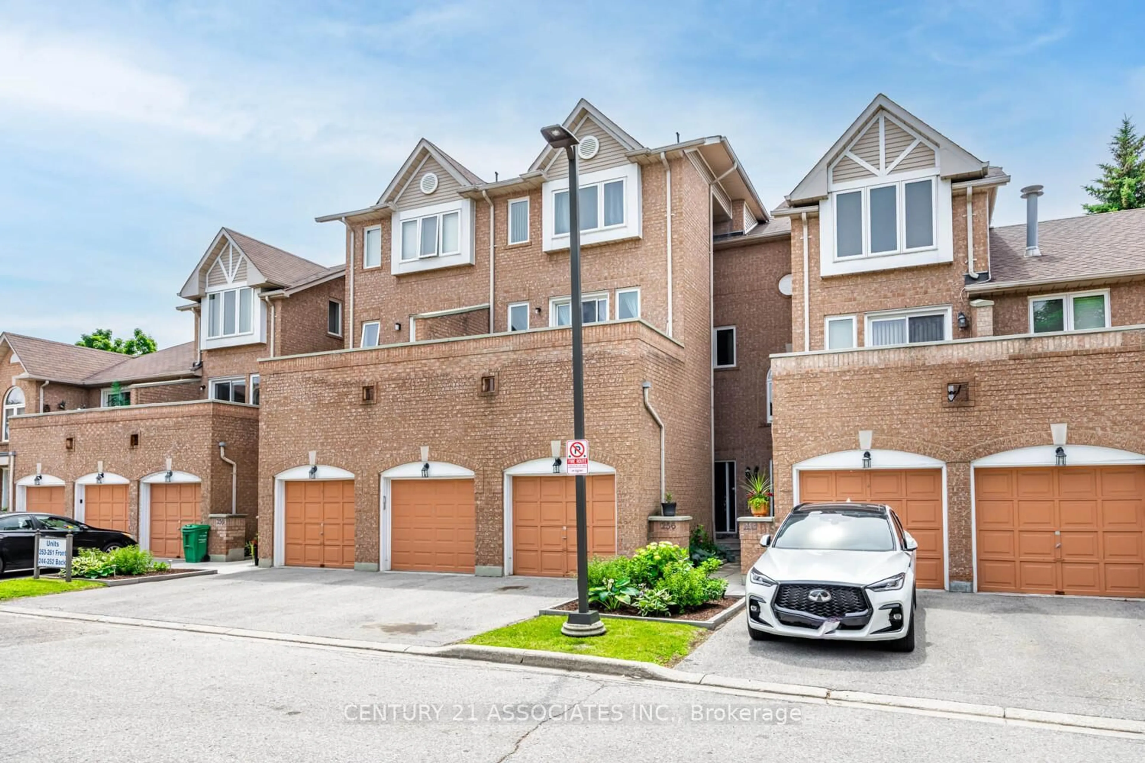 A pic from outside/outdoor area/front of a property/back of a property/a pic from drone, street for 60 Barondale Dr #256, Mississauga Ontario L4Z 3N8