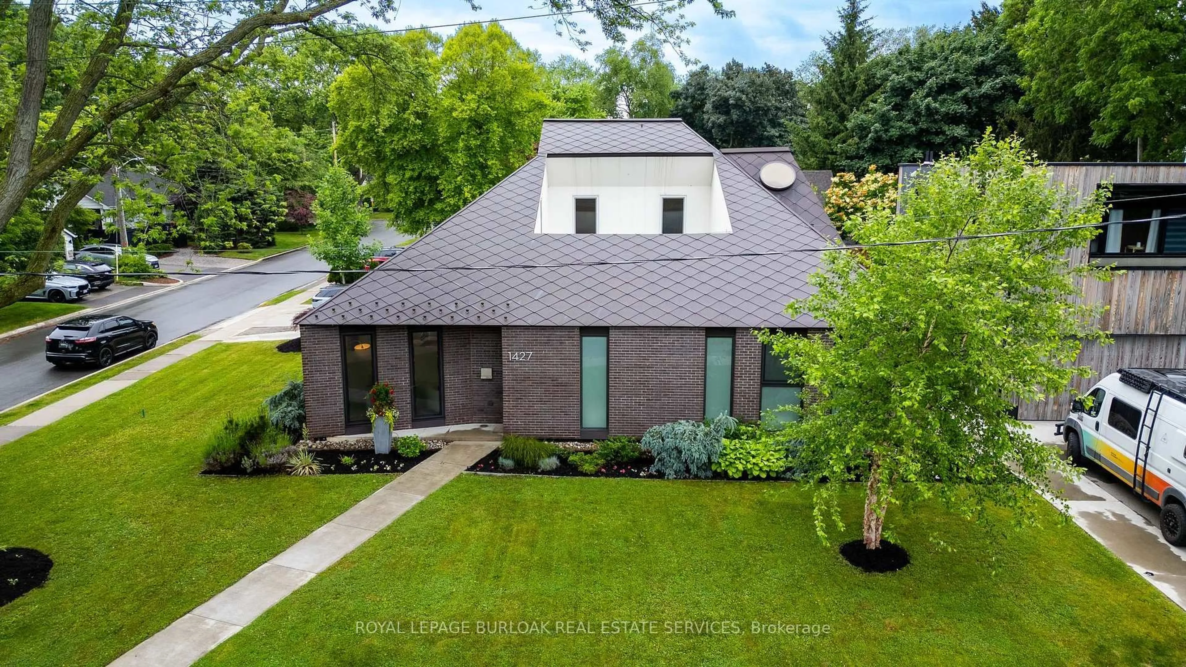 Unknown for 1427 Birch Ave, Burlington Ontario L7S 1J4