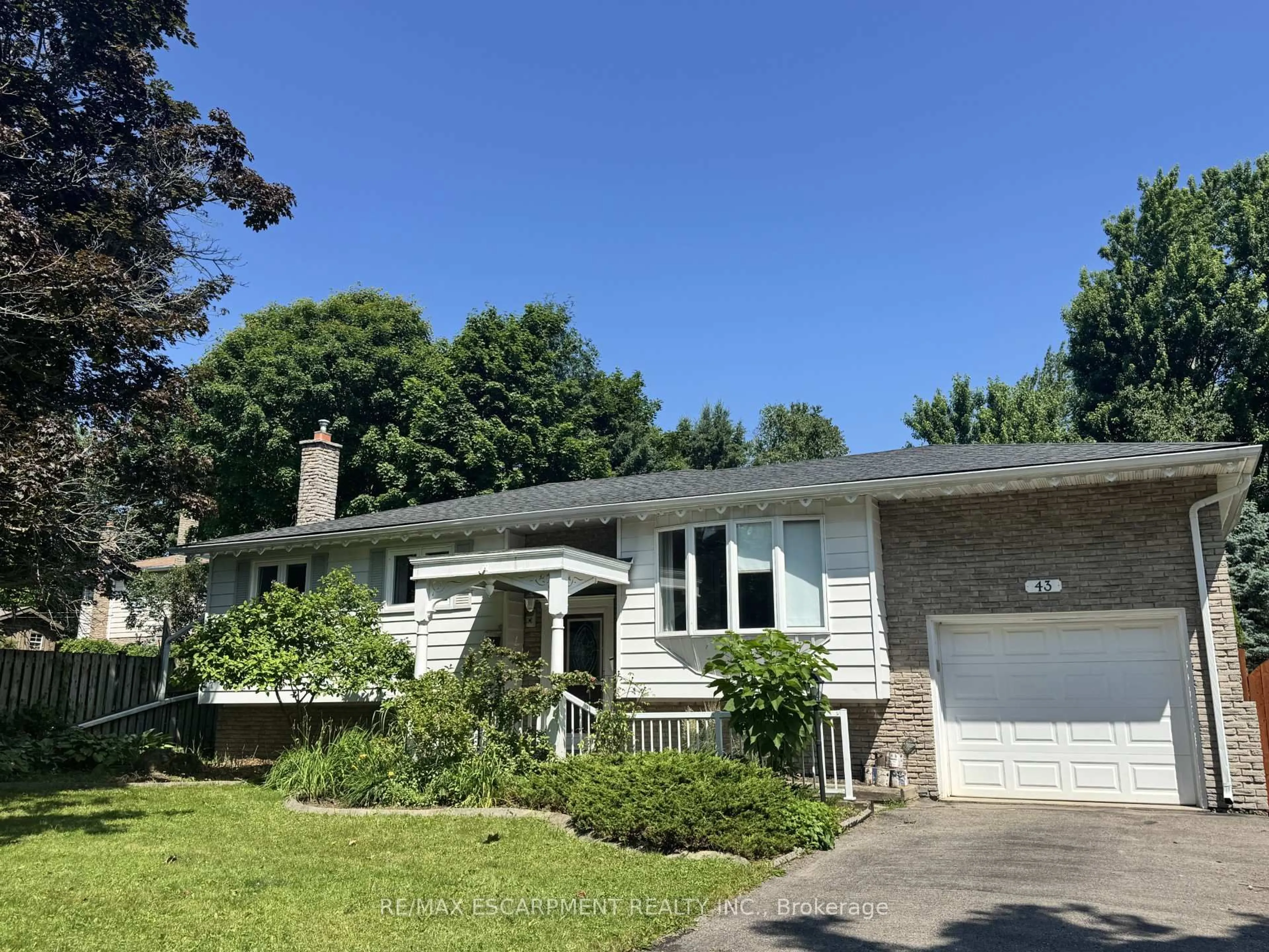 Home with vinyl exterior material, street for 43 Westmorland Ave, Orangeville Ontario L9W 3B7