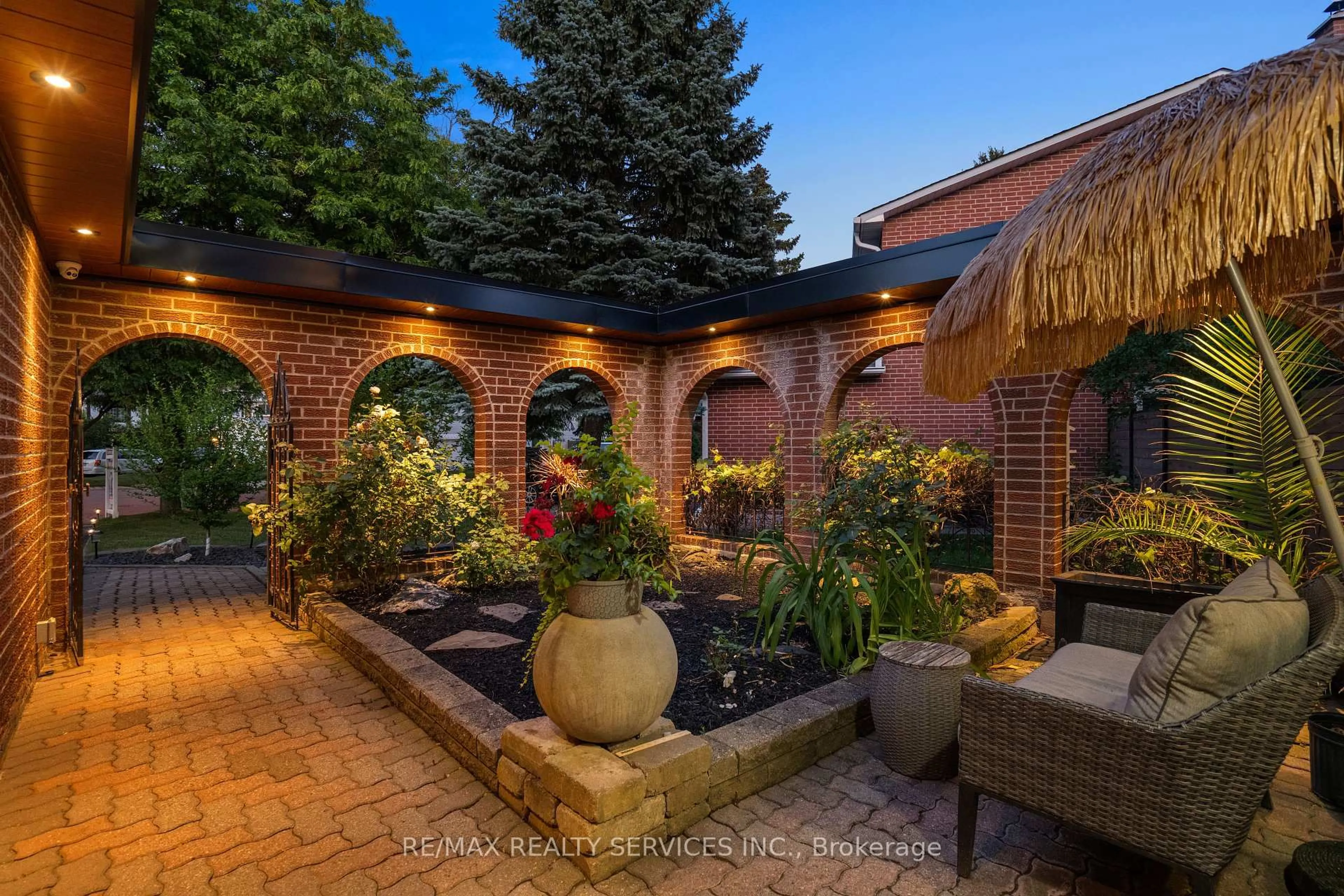 Patio, street for 24 Marlow Pl, Brampton Ontario L6S 2X3