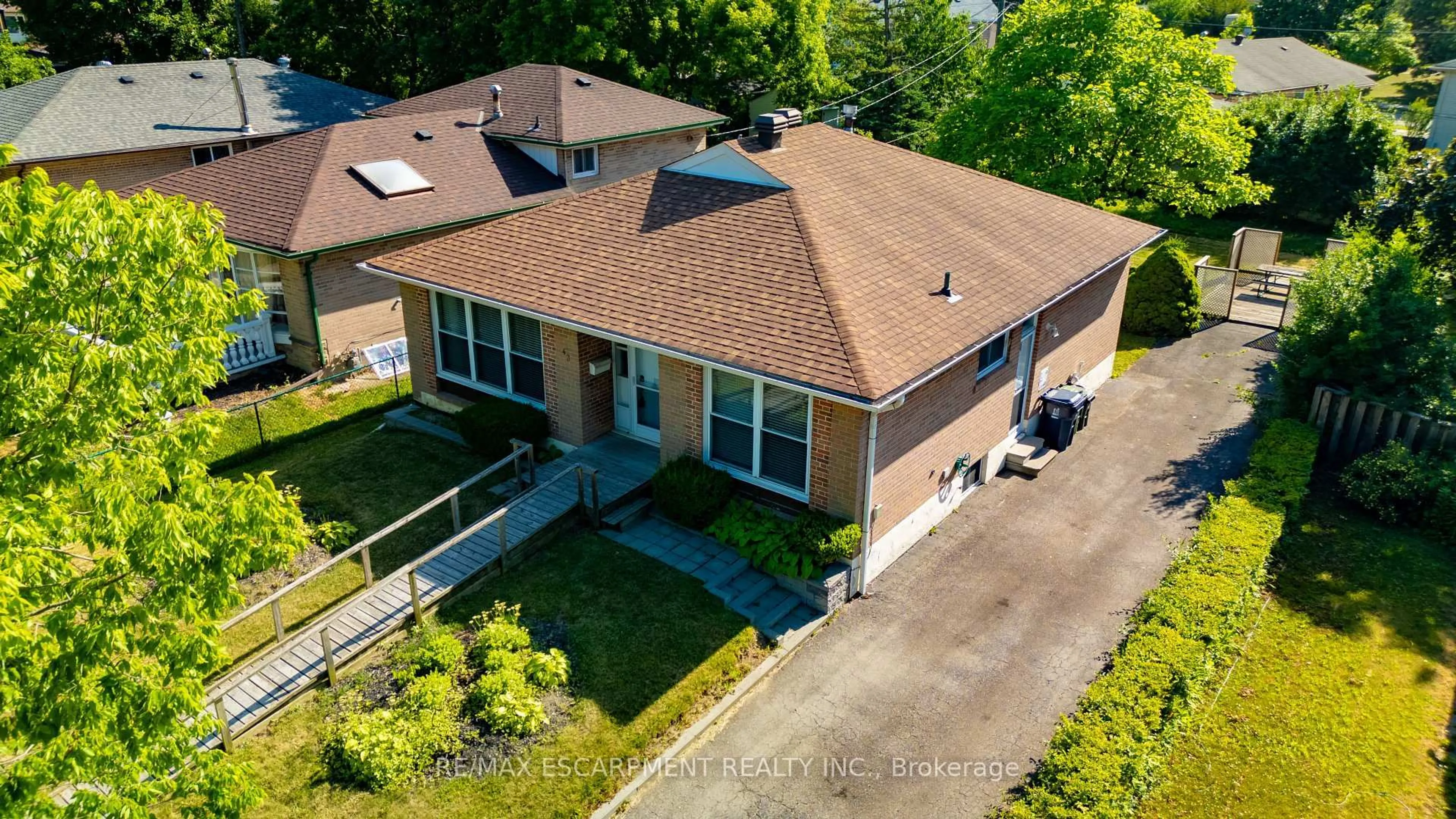 A pic from outside/outdoor area/front of a property/back of a property/a pic from drone, unknown for 43 Murchison Cres, Toronto Ontario M9V 3P5