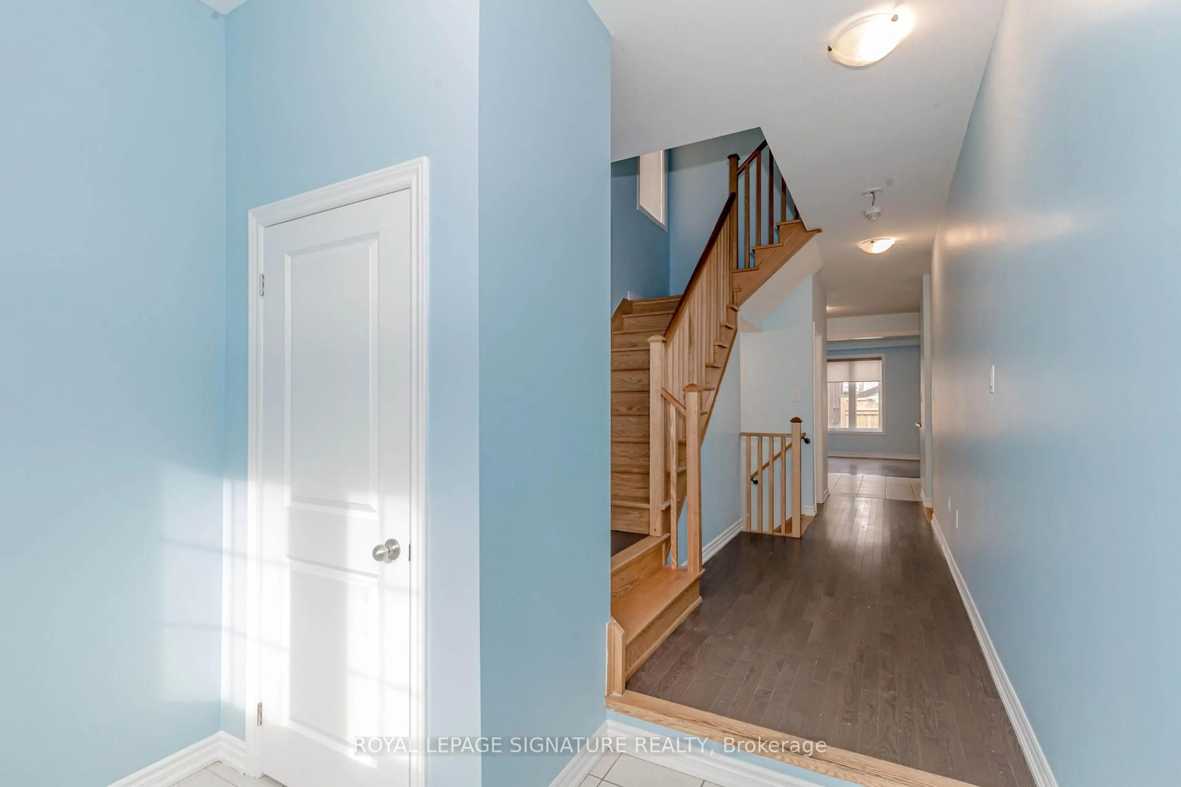 Indoor entryway for 7 Truffle Crt, Brampton Ontario L7A 5A6