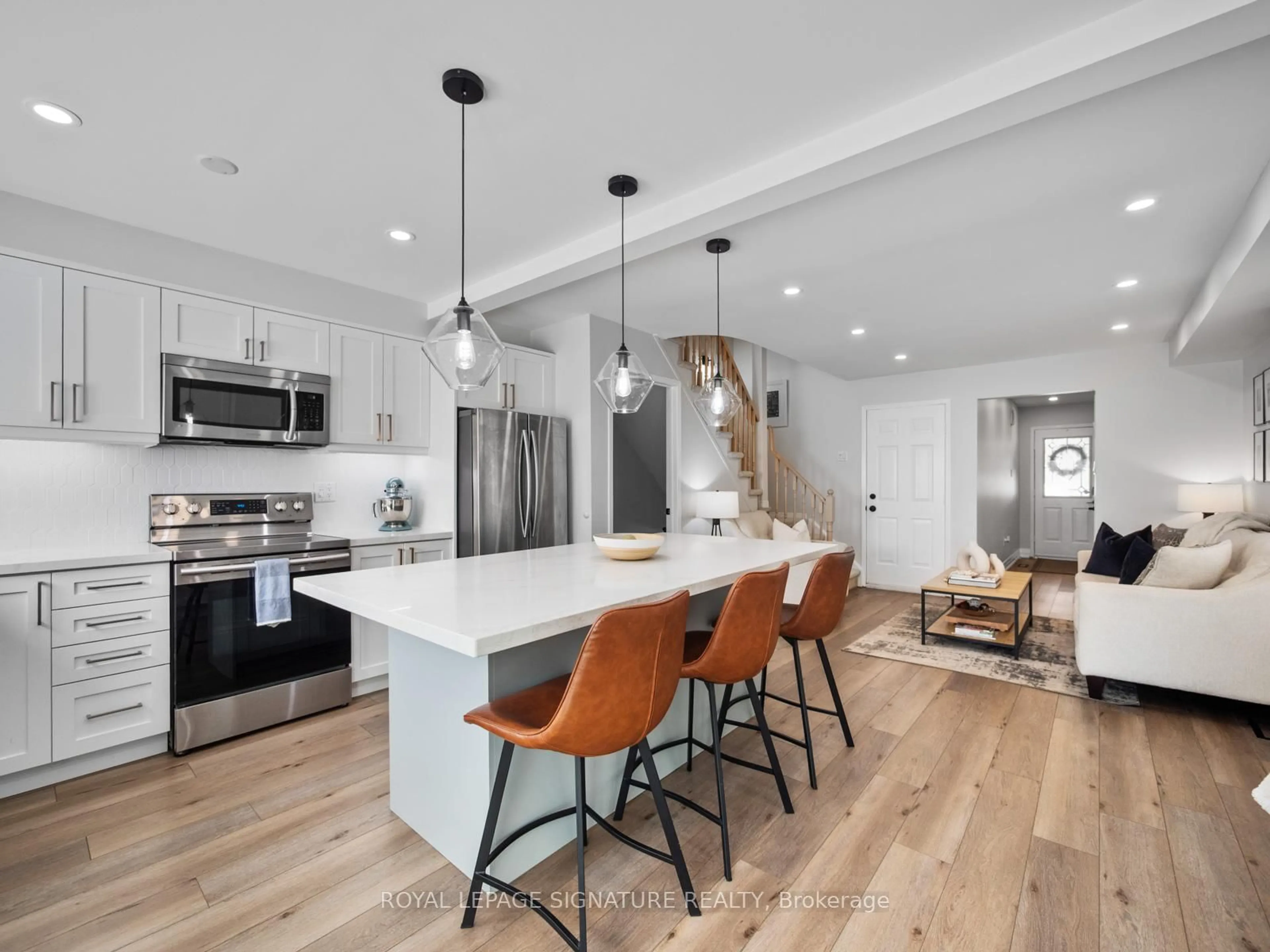 Open concept kitchen, unknown for 1292 Sherwood Mills Blvd #113, Mississauga Ontario L5V 1S6