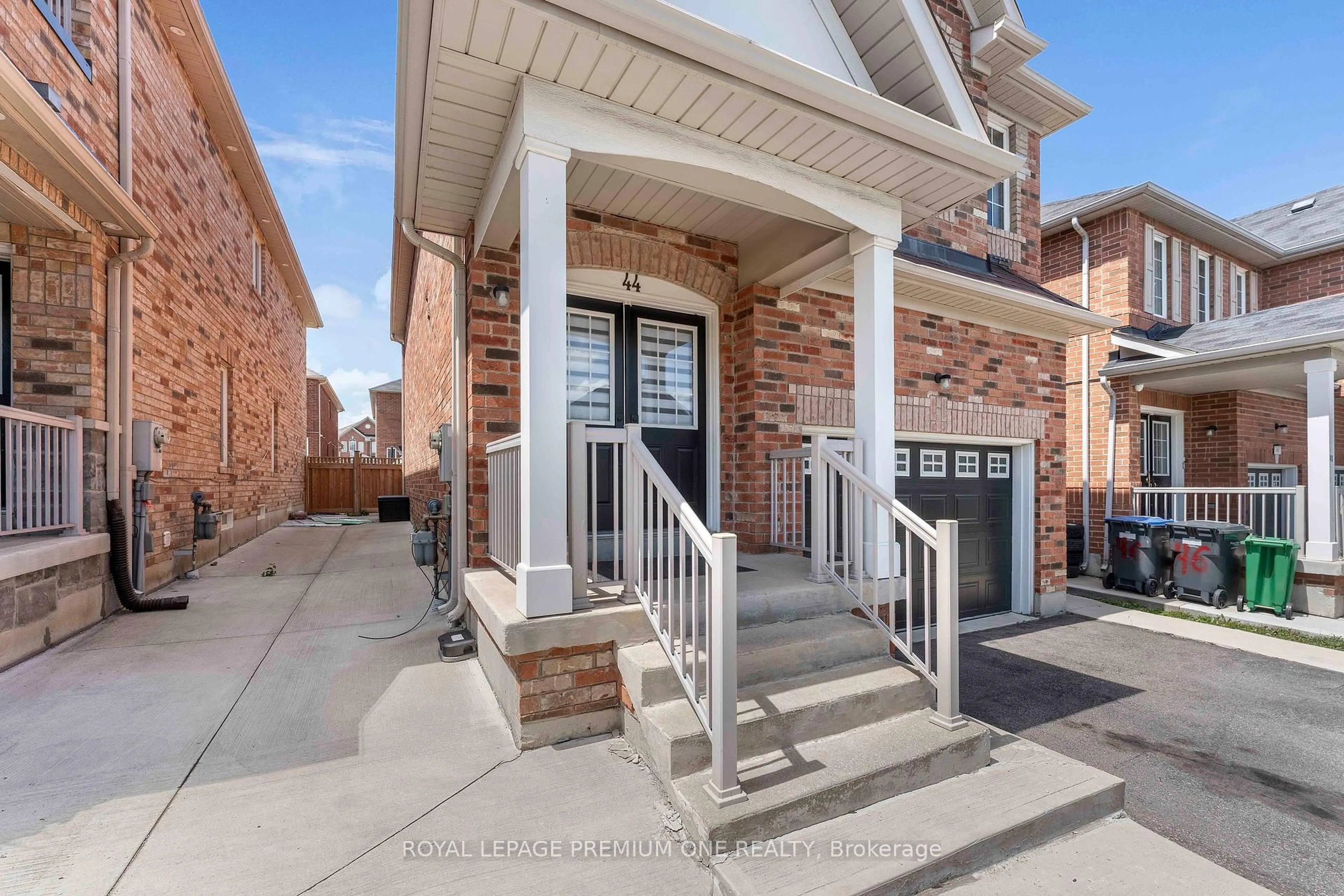 Home with brick exterior material, street for 44 Dockside Cres, Brampton Ontario L6Z 0B6