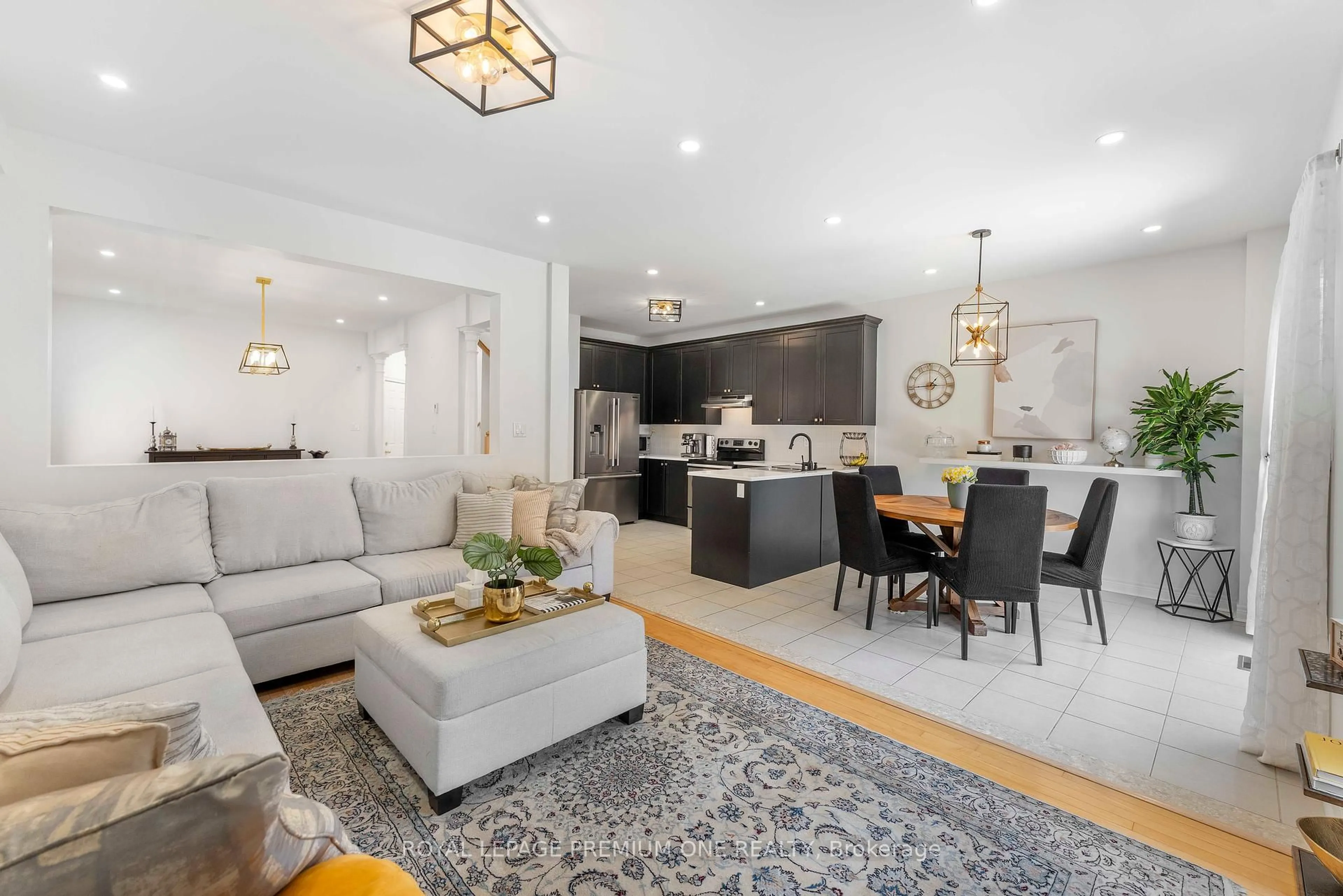 Open concept kitchen, unknown for 44 Dockside Cres, Brampton Ontario L6Z 0B6