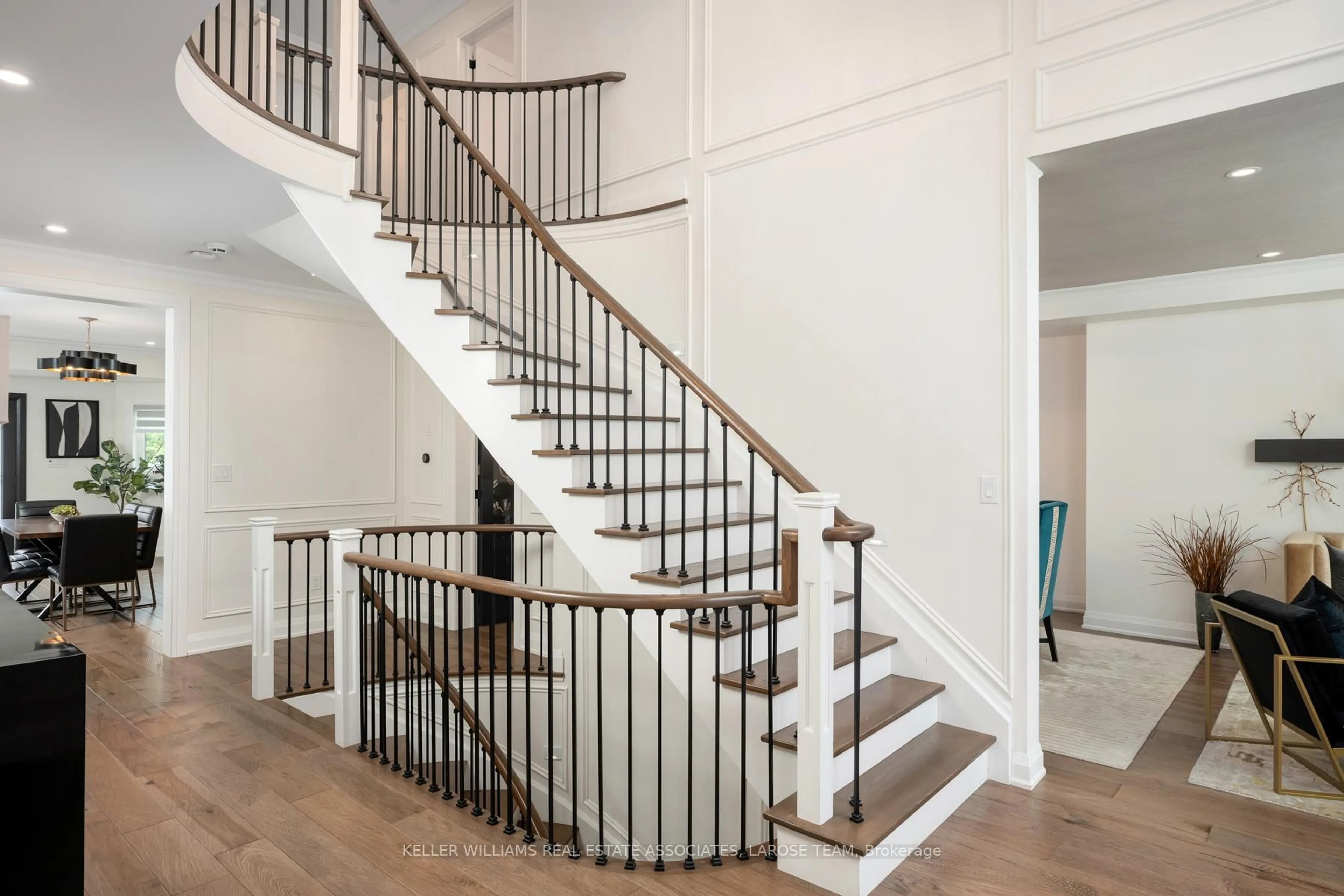 Stairs for 5380 Vail Crt, Mississauga Ontario L5M 6G9