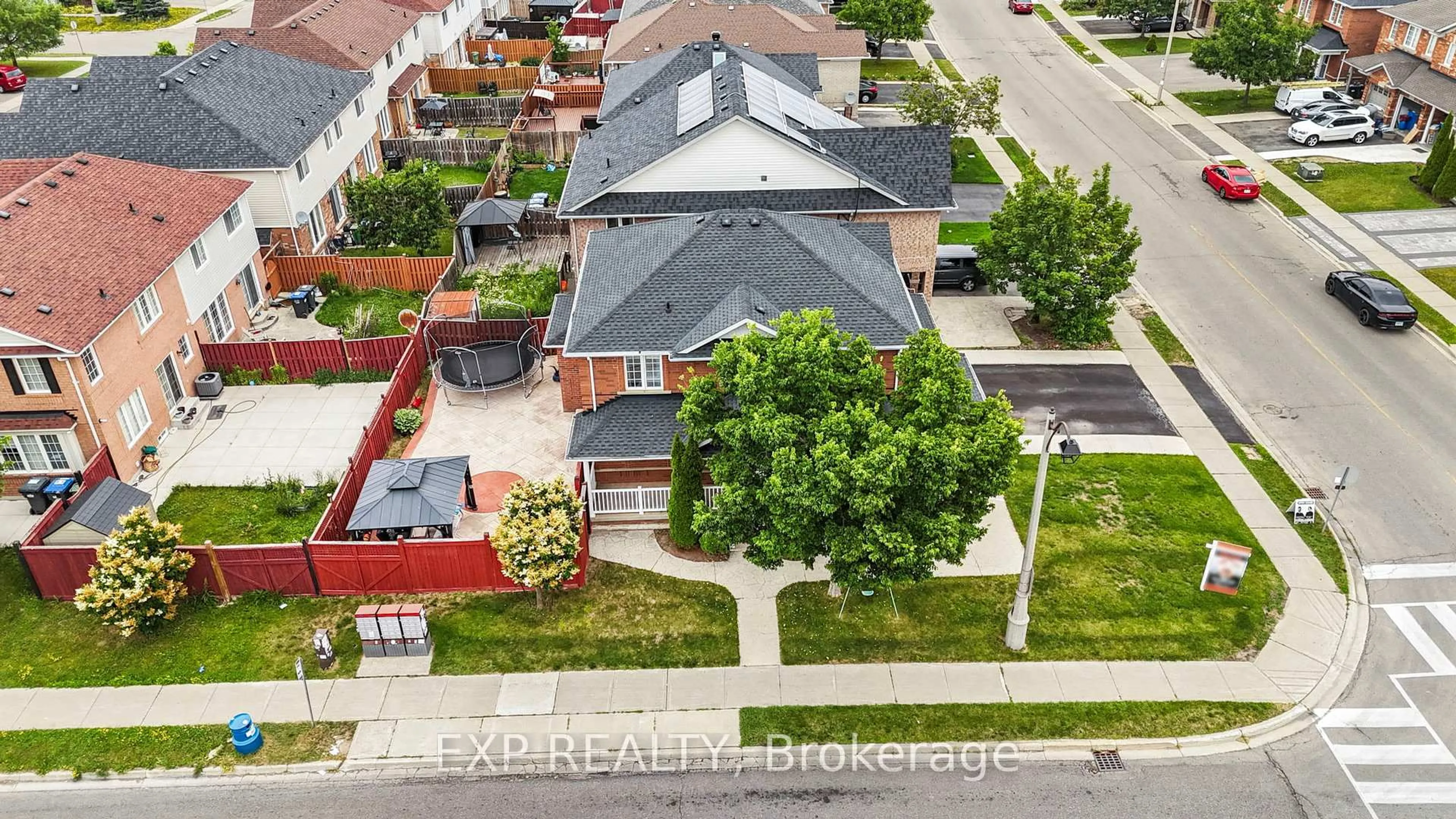 A pic from outside/outdoor area/front of a property/back of a property/a pic from drone, street for 347 Brisdale Dr, Brampton Ontario L7A 3M6