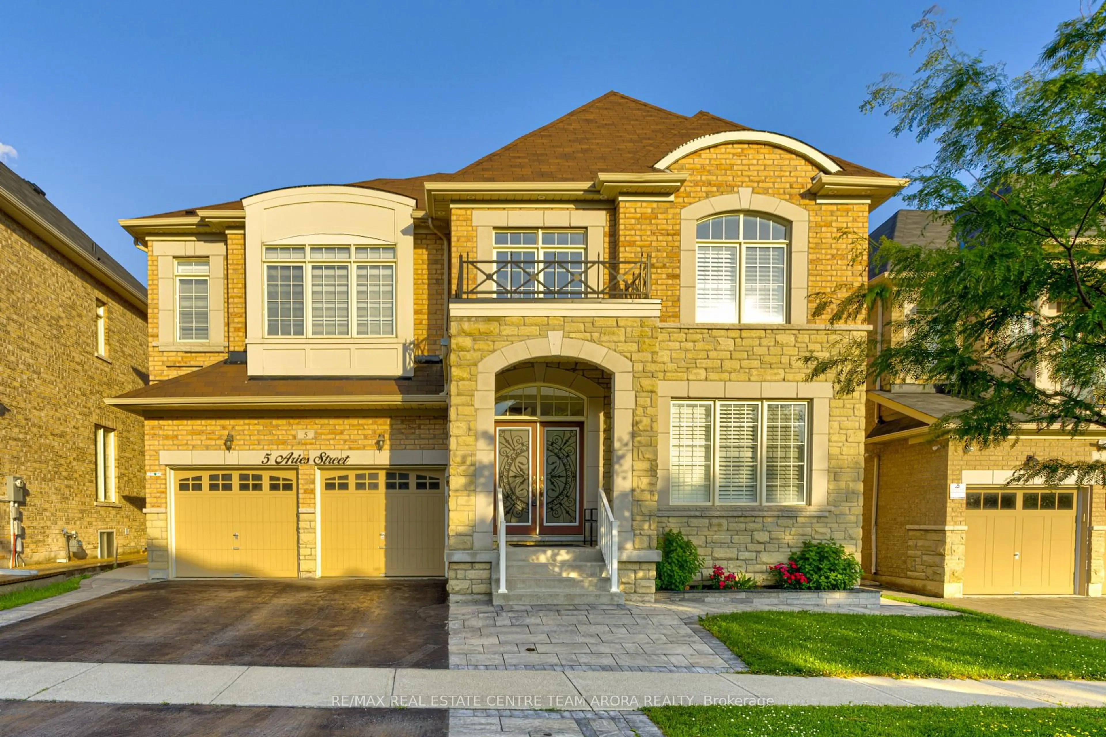 Home with brick exterior material, street for 5 Aries St, Brampton Ontario L6Y 5Z2
