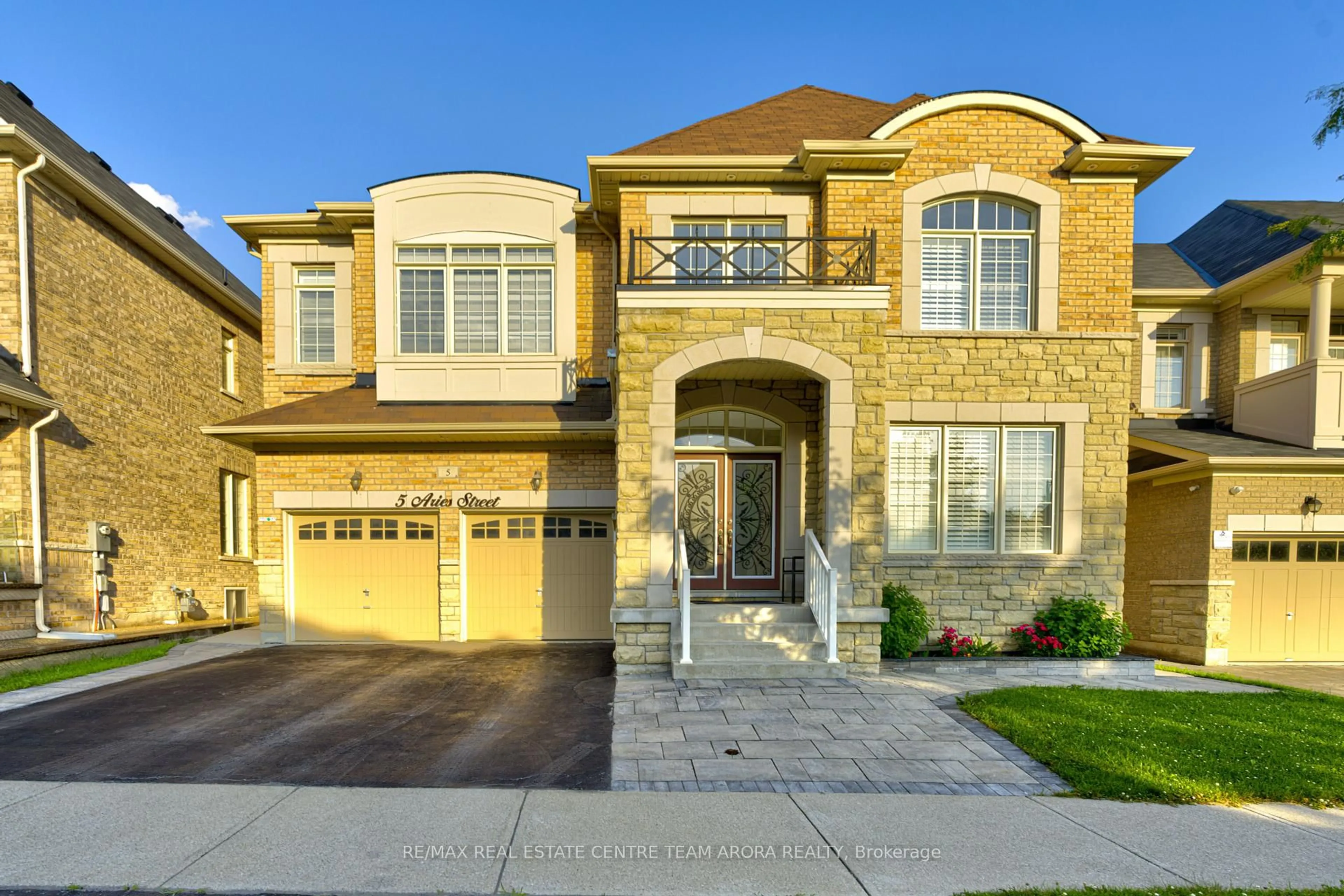 Home with brick exterior material, street for 5 Aries St, Brampton Ontario L6Y 5Z2