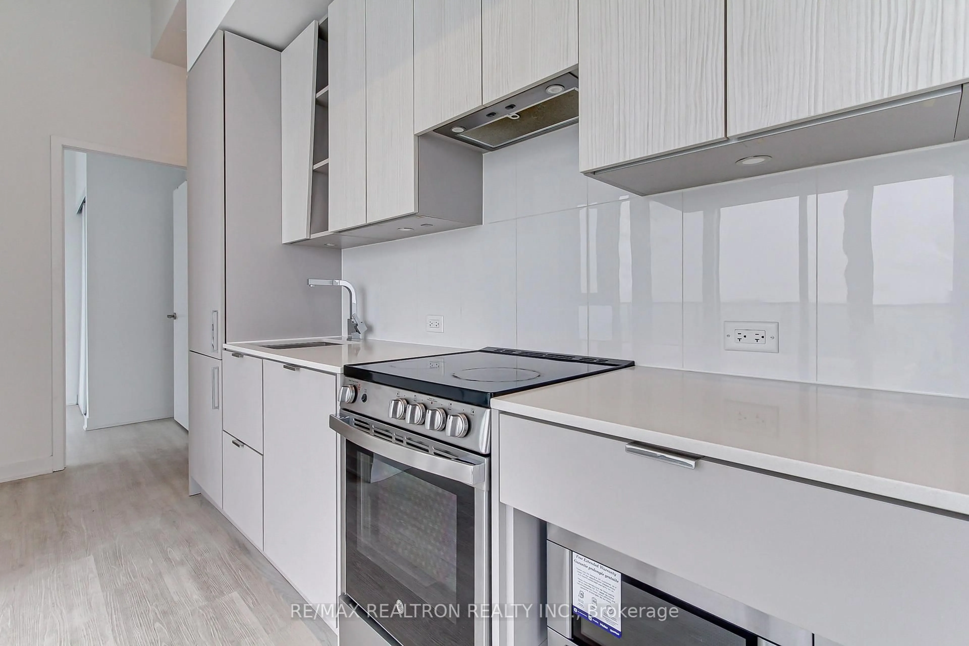 Standard kitchen, unknown for 3883 Quartz Rd #4903, Mississauga Ontario L5B 0M4