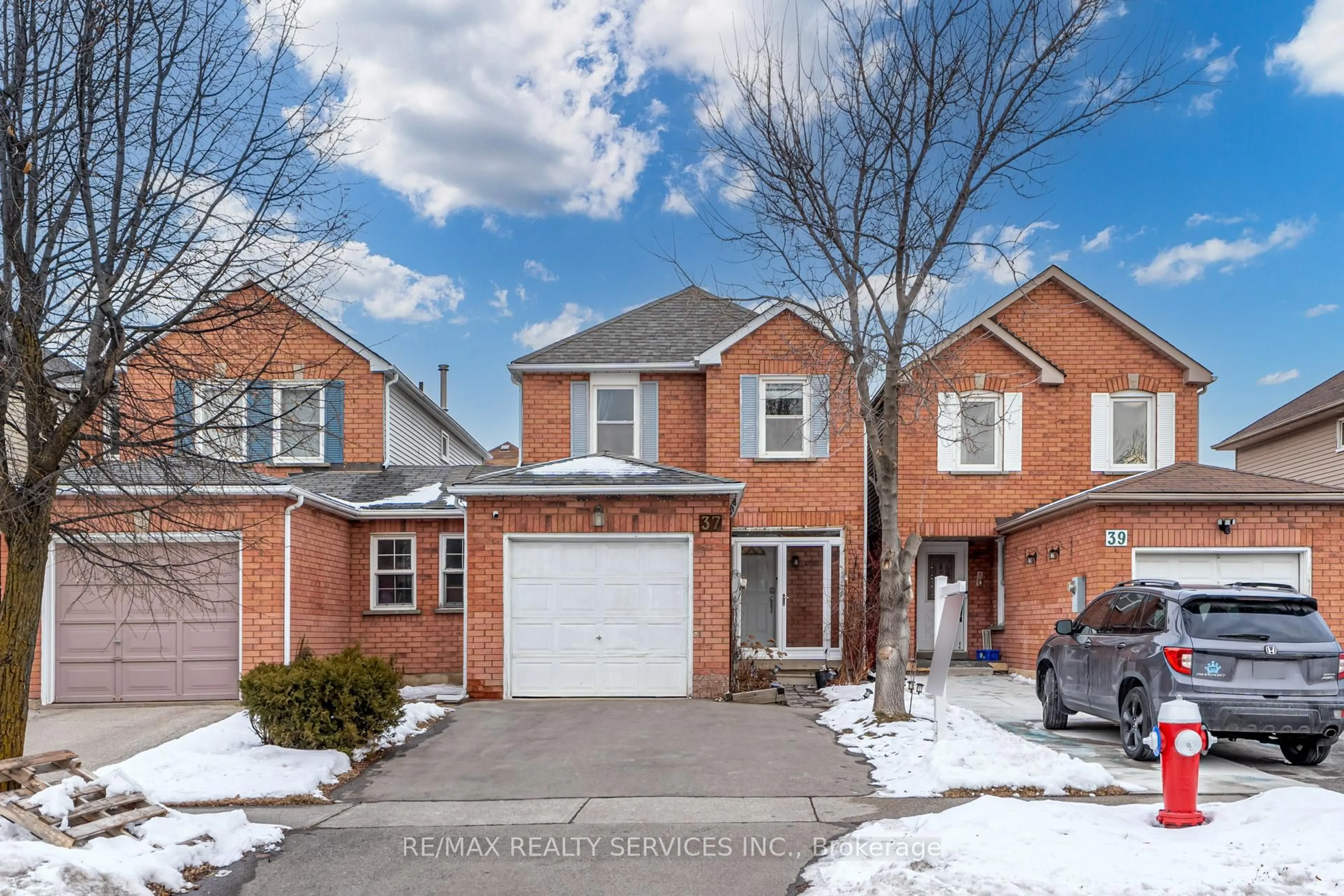 Home with brick exterior material, street for 37 Solway Ave, Brampton Ontario L6Z 4E4