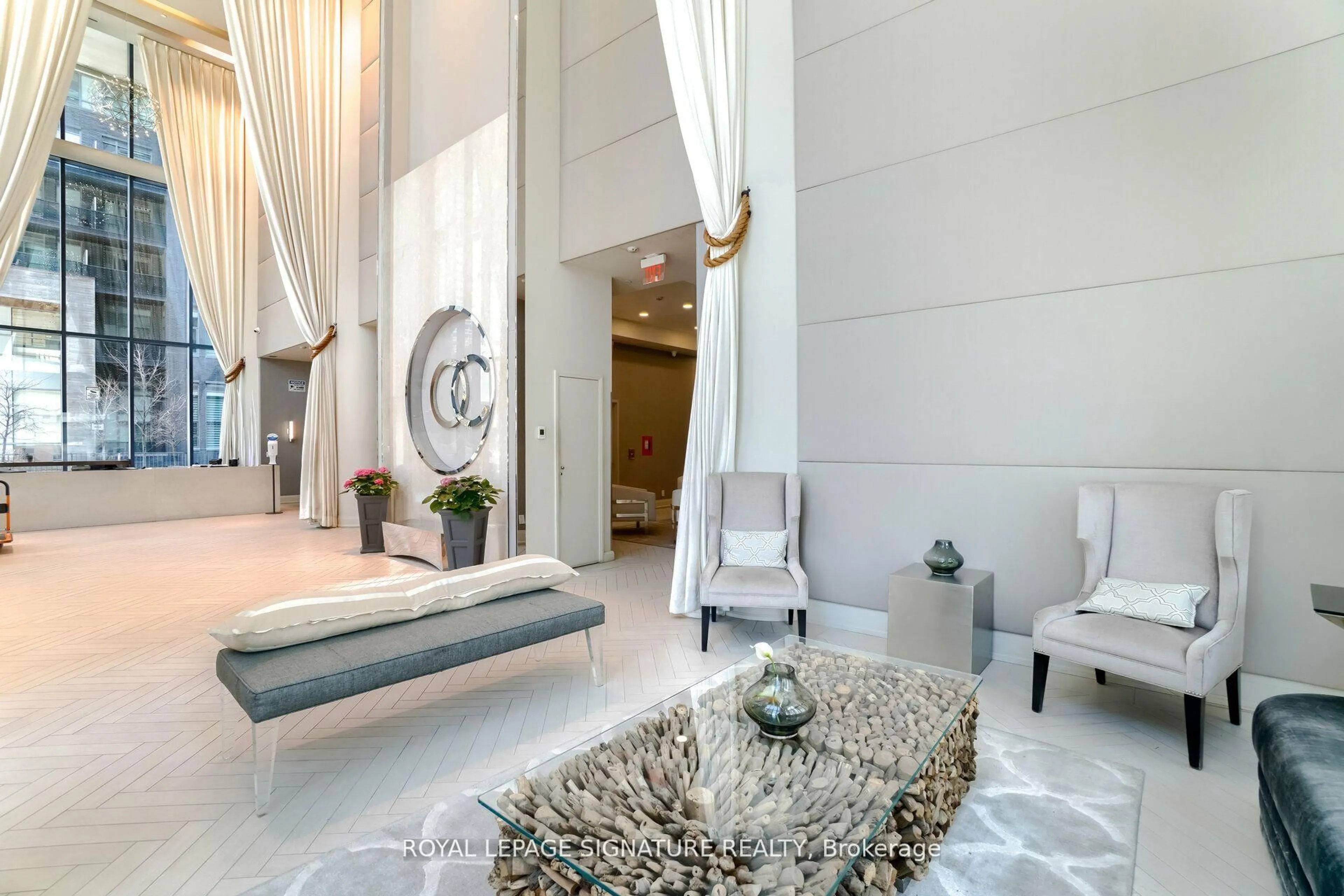 Indoor foyer for 59 Annie Craig Dr #1202, Toronto Ontario M8V 0C4