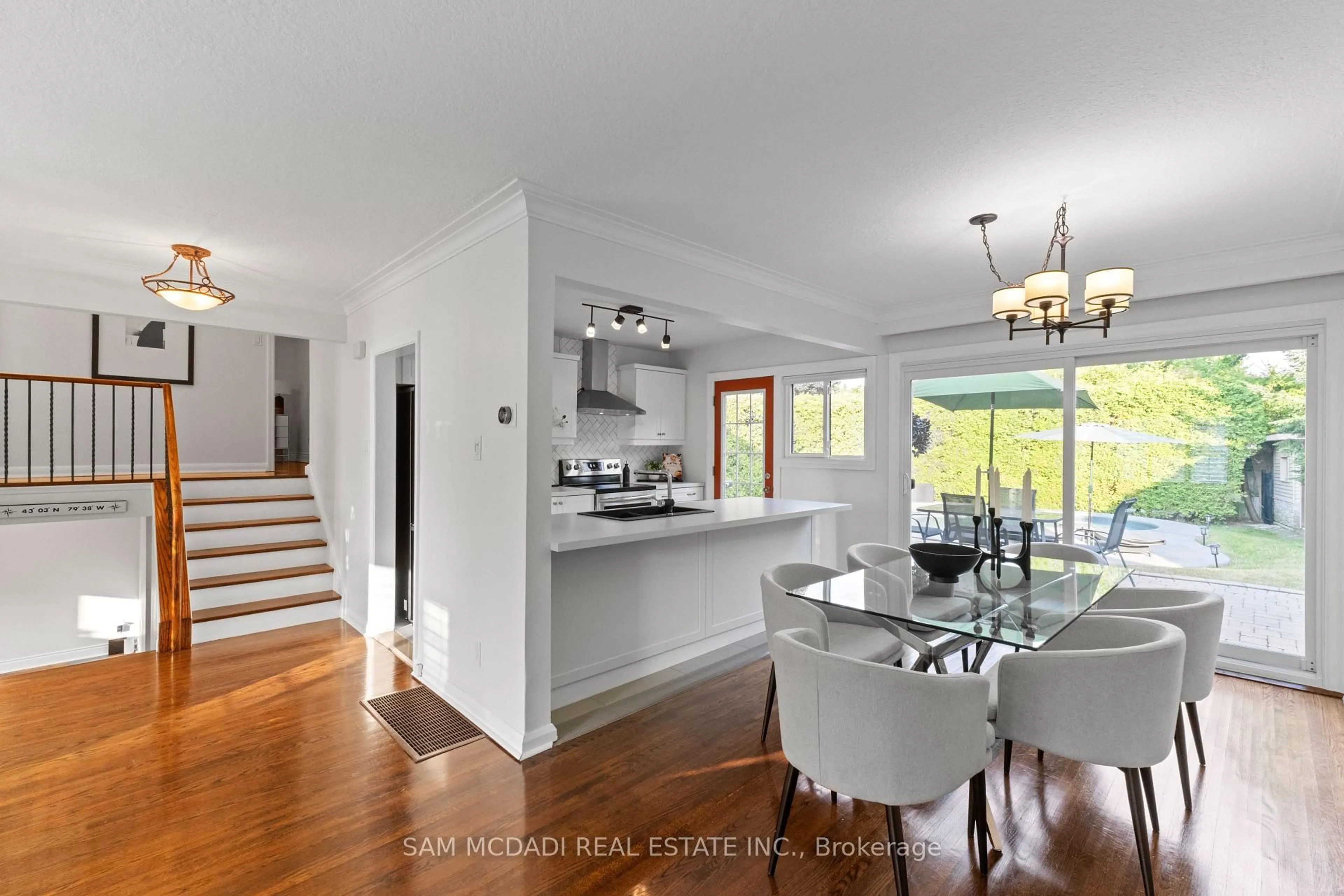 Open concept kitchen, unknown for 1854 Christopher Rd, Mississauga Ontario L5J 2K8
