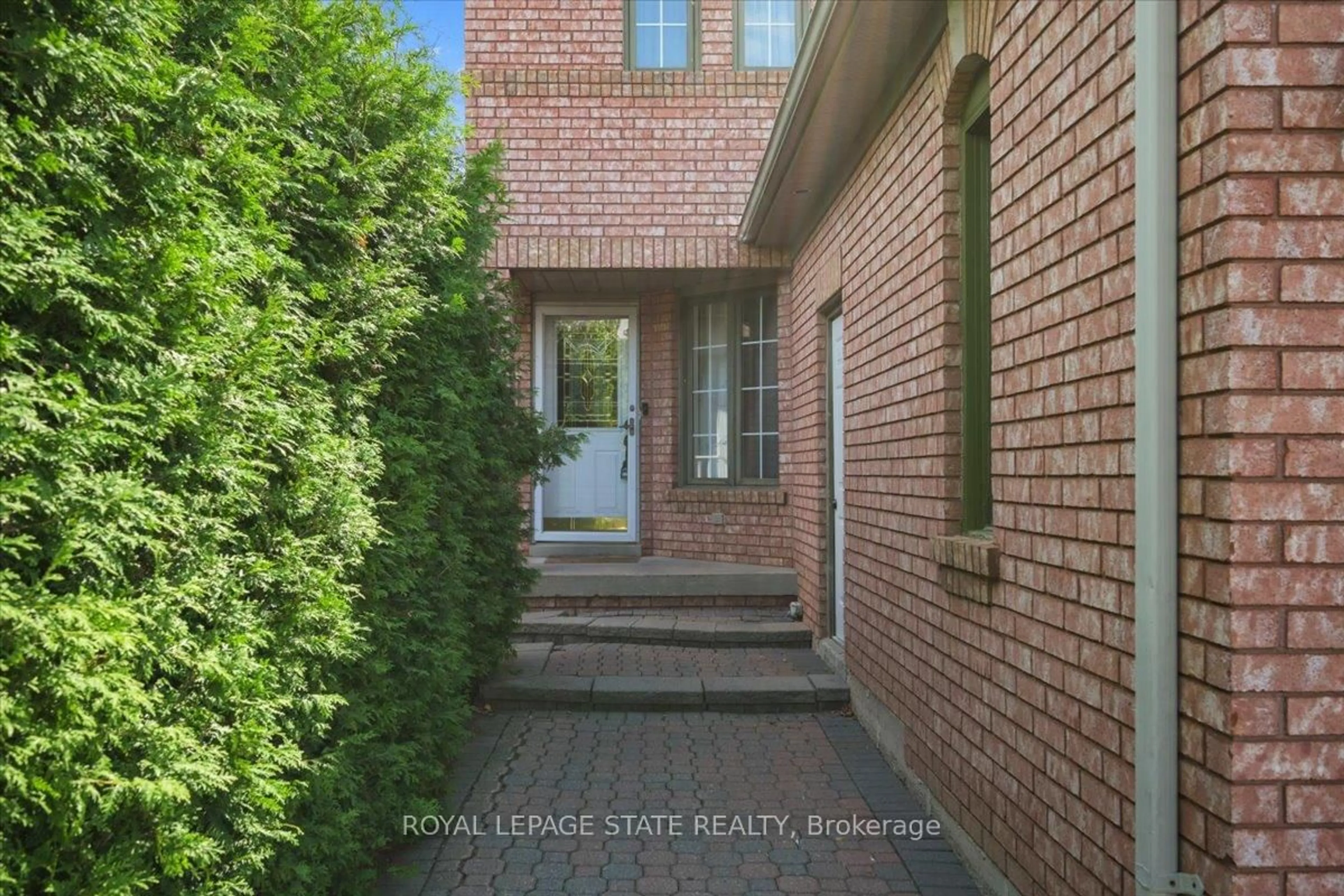 Home with brick exterior material, street for 6911 Bansbridge Cres, Mississauga Ontario L5N 6T1