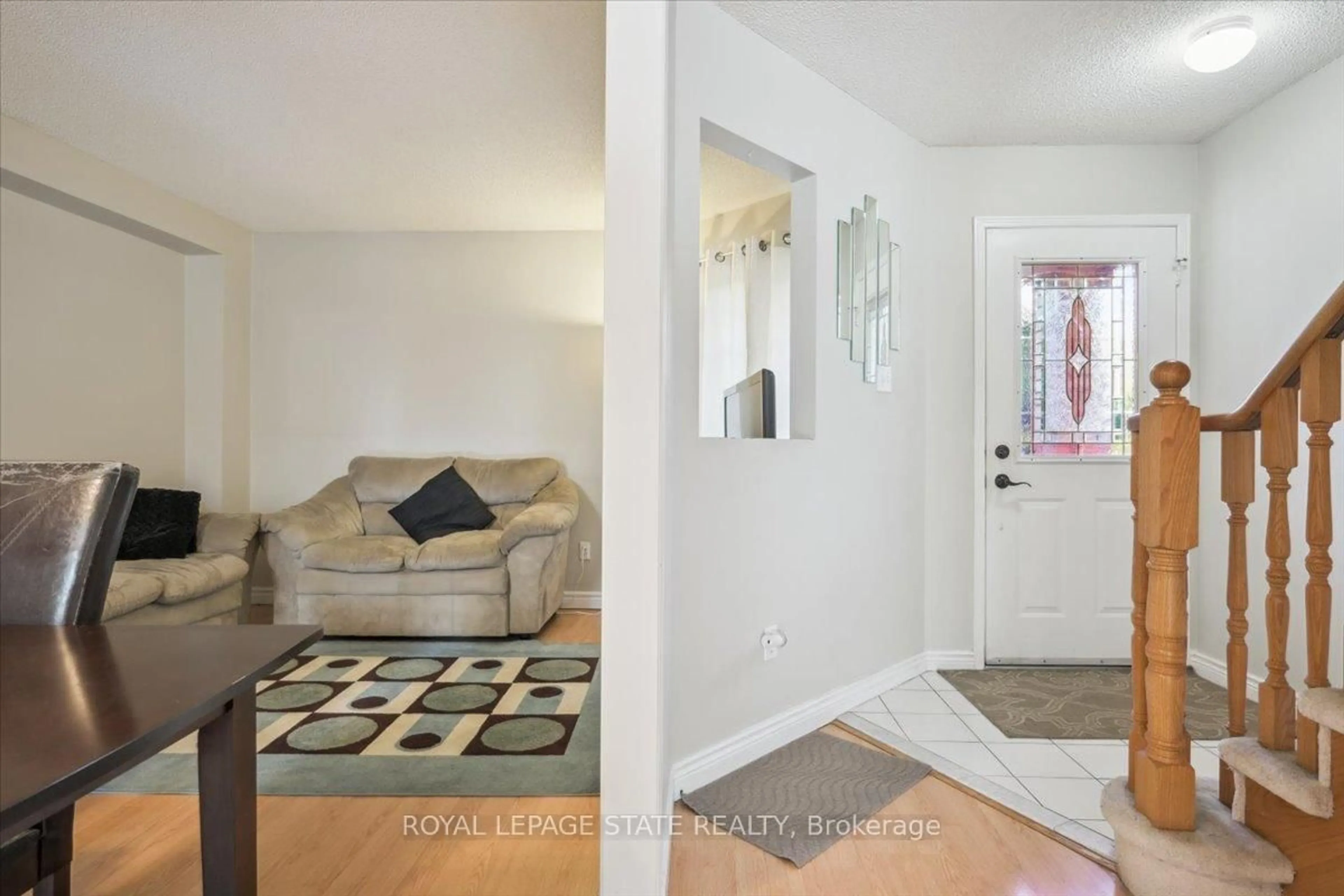 Indoor entryway for 6911 Bansbridge Cres, Mississauga Ontario L5N 6T1