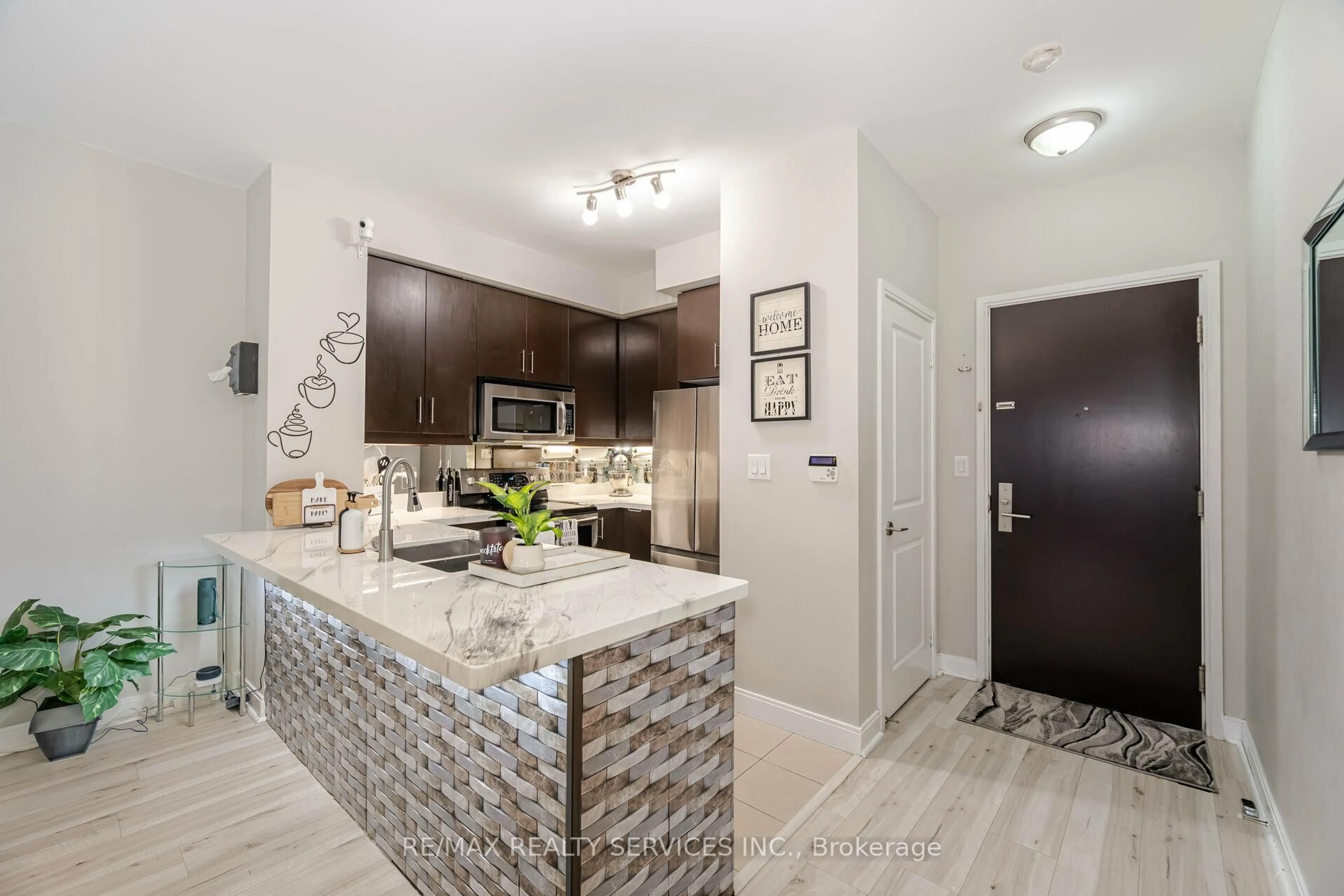 Open concept kitchen, ceramic/tile floor for 60 Absolute Ave ##3806, Mississauga Ontario L4Z 0A9