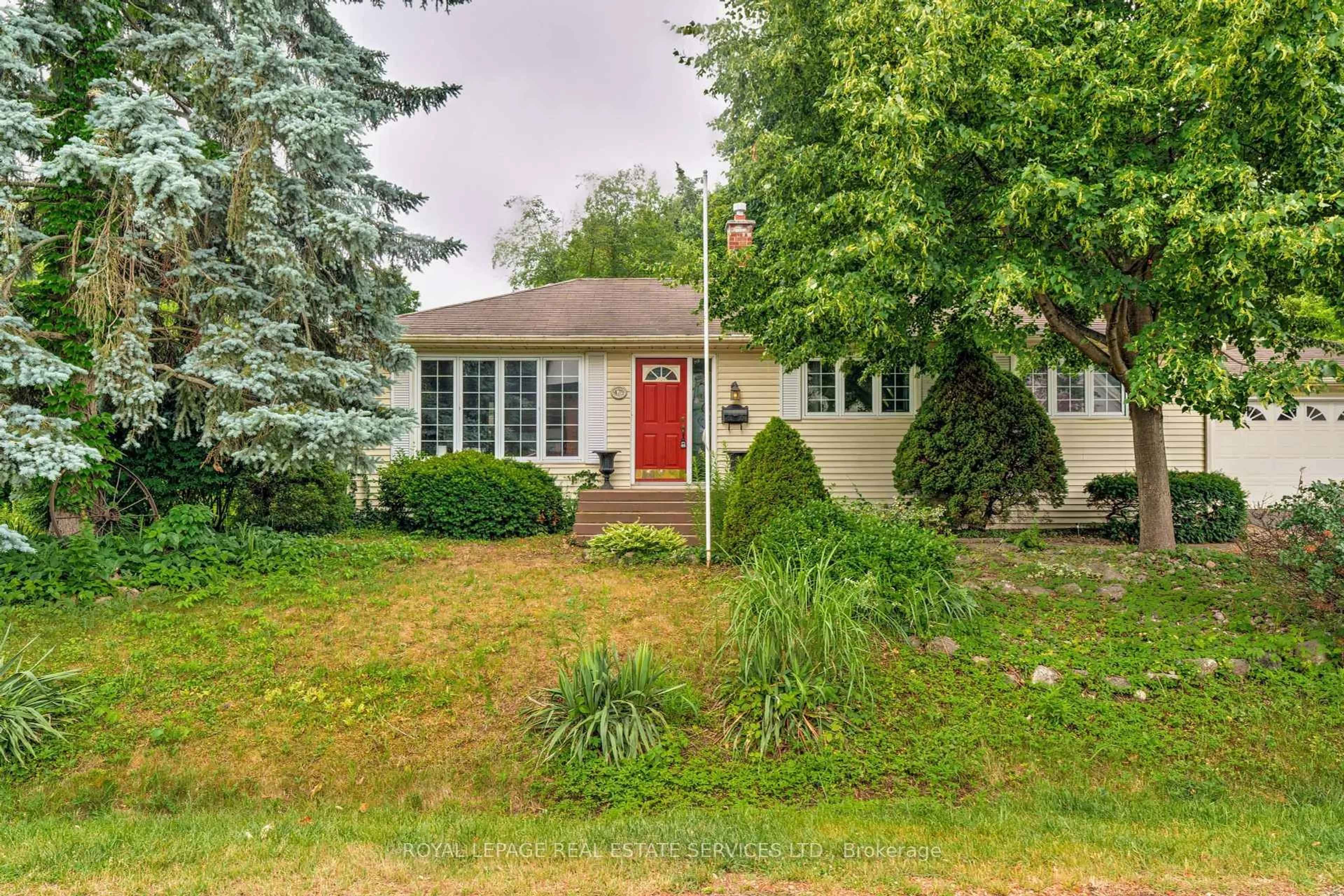 Home with vinyl exterior material, street for 478 Avon Cres, Oakville Ontario L6J 2T4