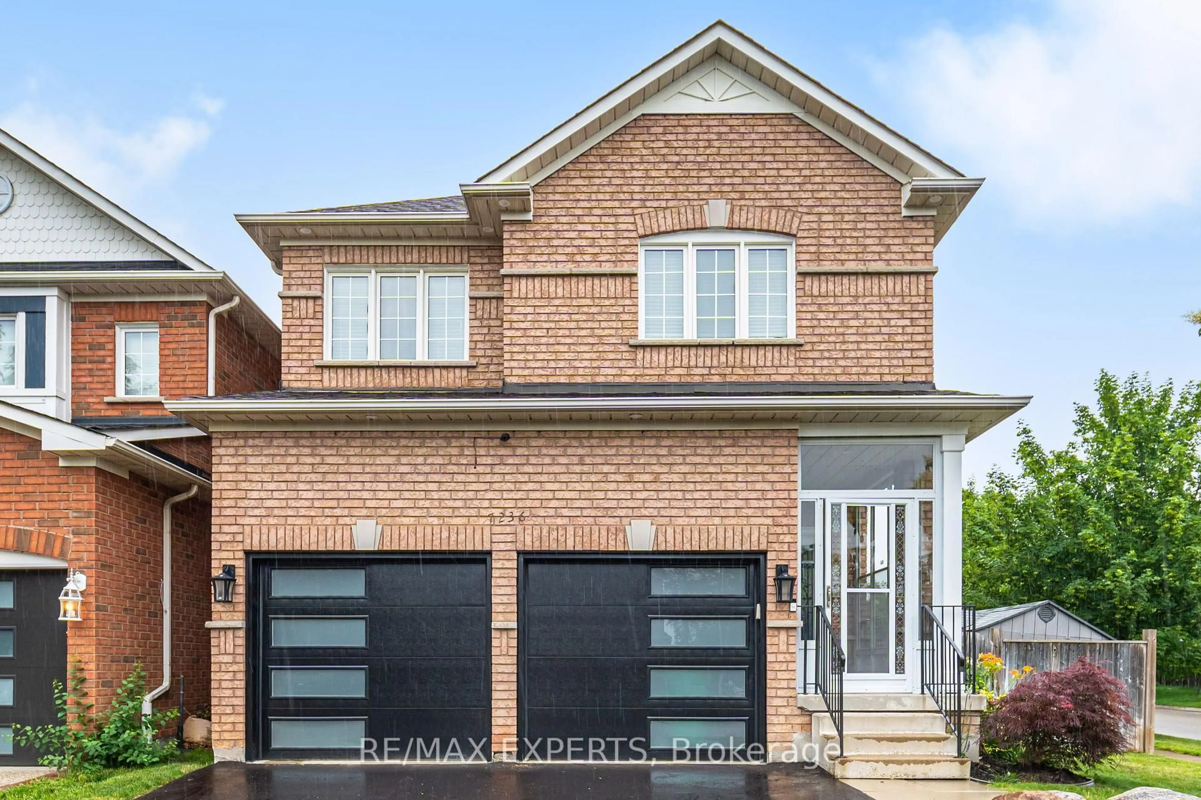 Home with brick exterior material, street for 7236 Zinnia Pl, Mississauga Ontario L5W 1K5