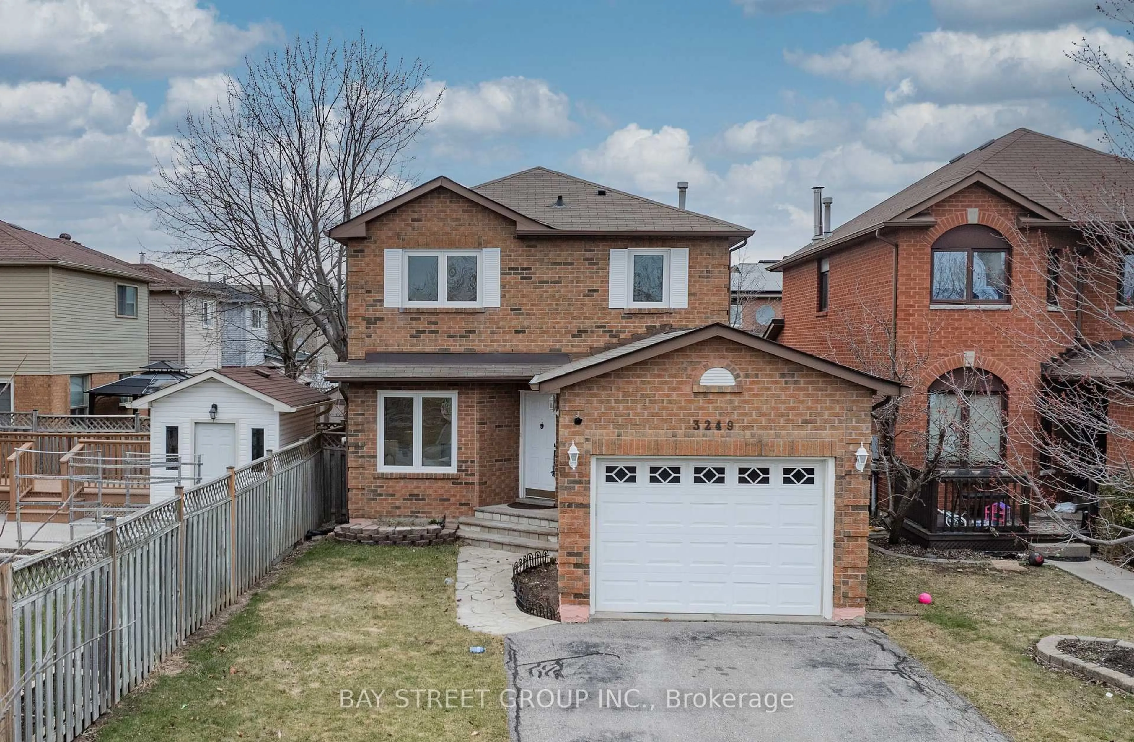 Home with brick exterior material, street for 3249 Greenbelt Cres, Mississauga Ontario L5N 5X8