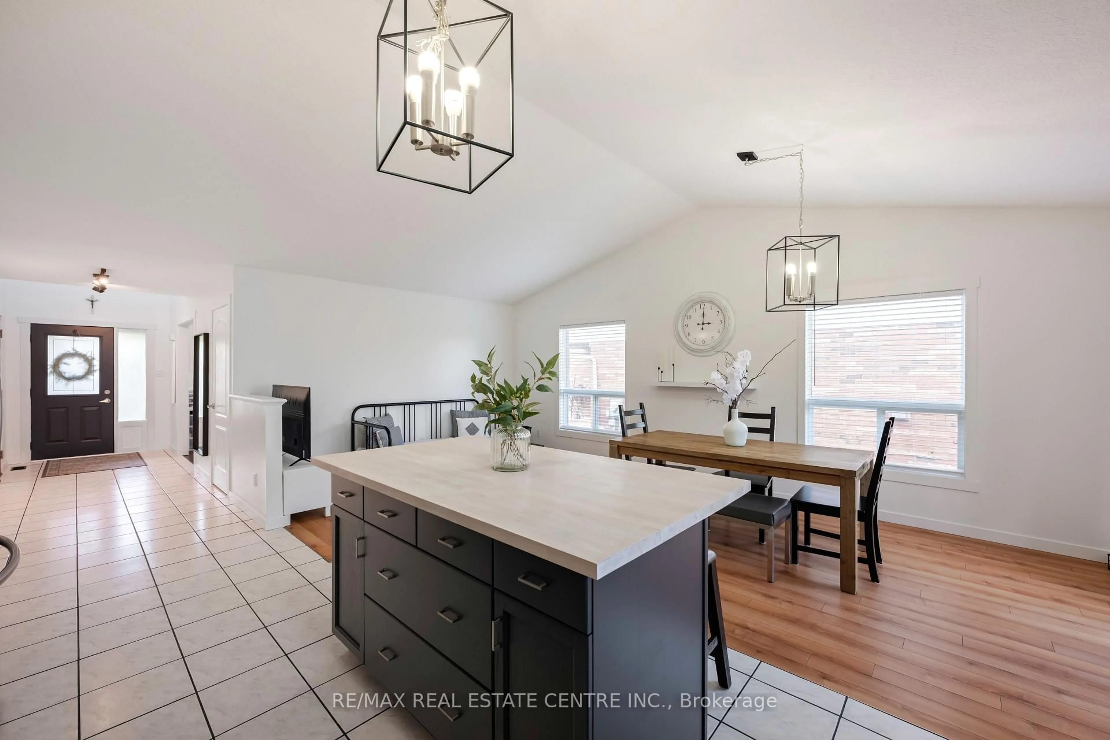 Open concept kitchen, ceramic/tile floor for 103 Hunter Rd, Orangeville Ontario L9W 5C2