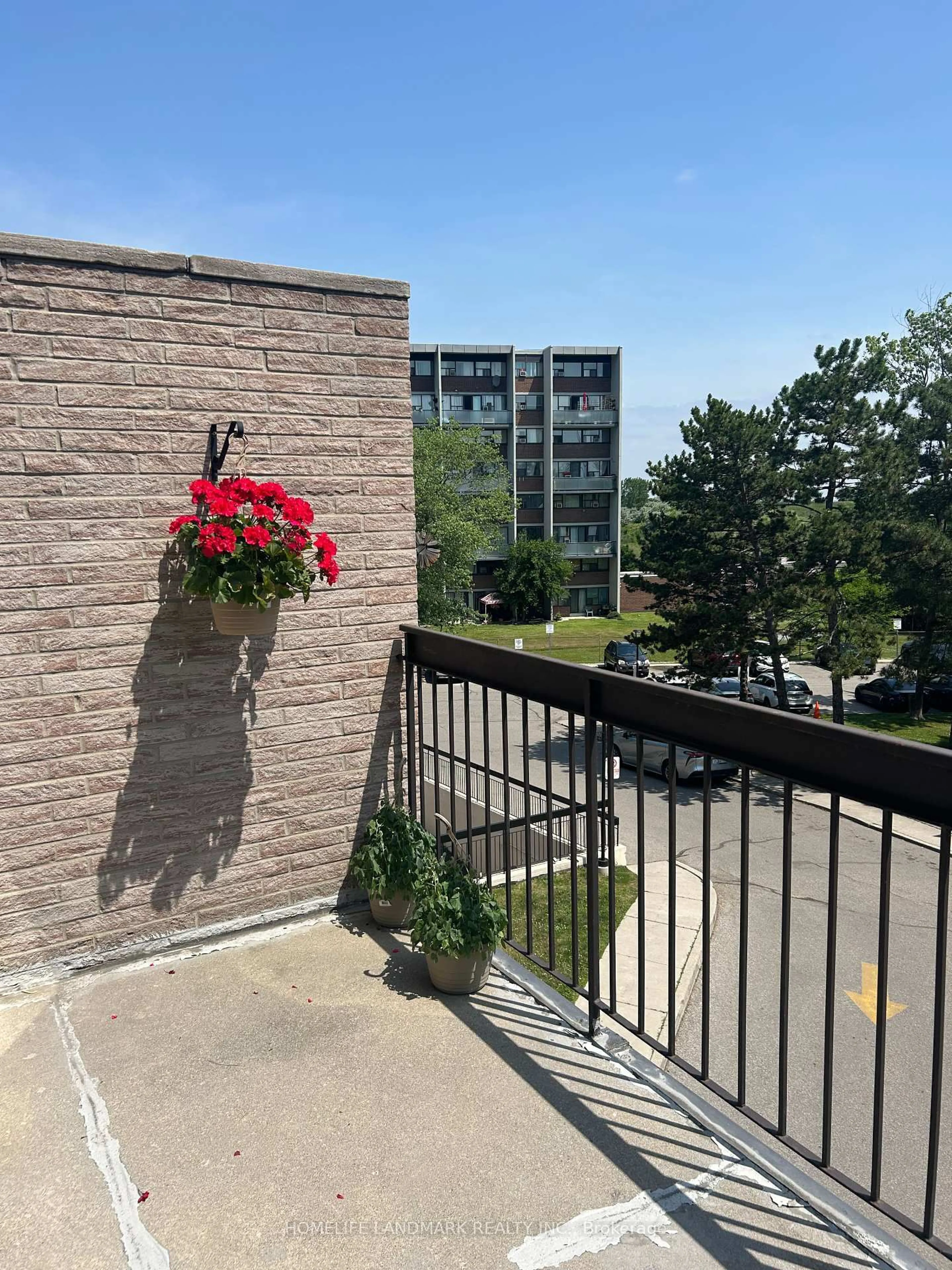 Unknown for 2095 Roche Crt #284, Mississauga Ontario L5K 2C8