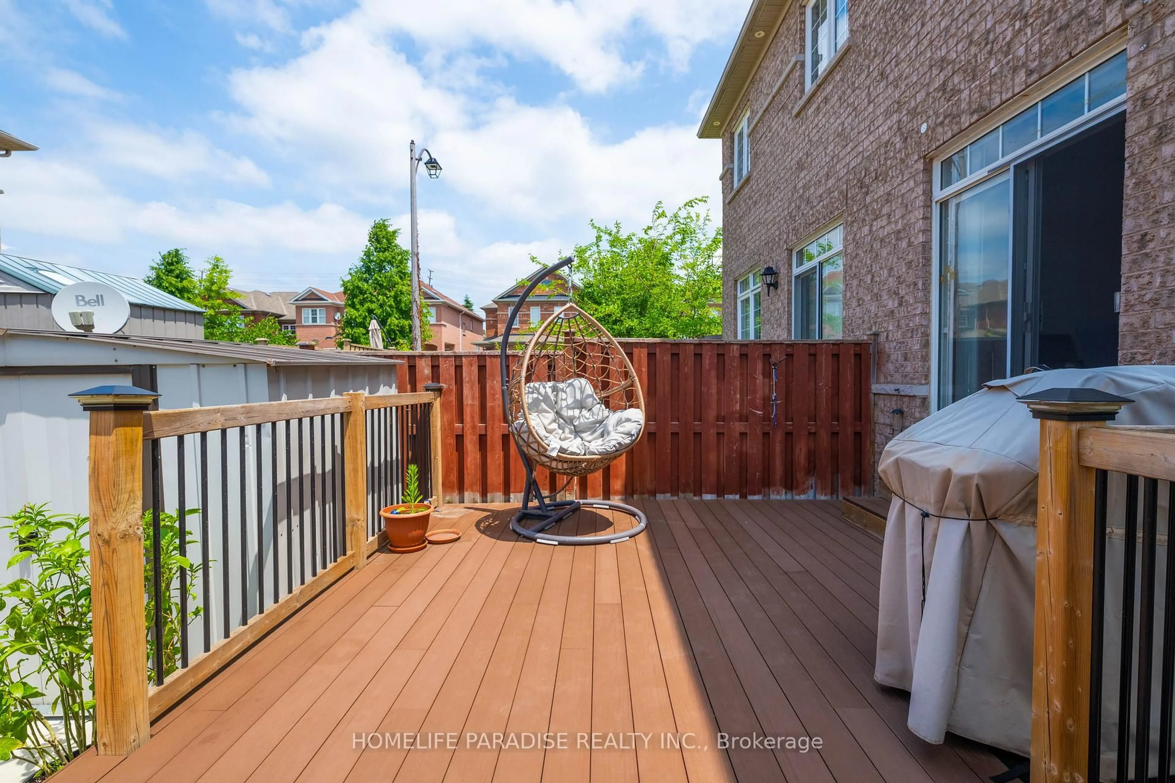 Patio, street for 33 Silent Pond Cres, Brampton Ontario L6V 4R6